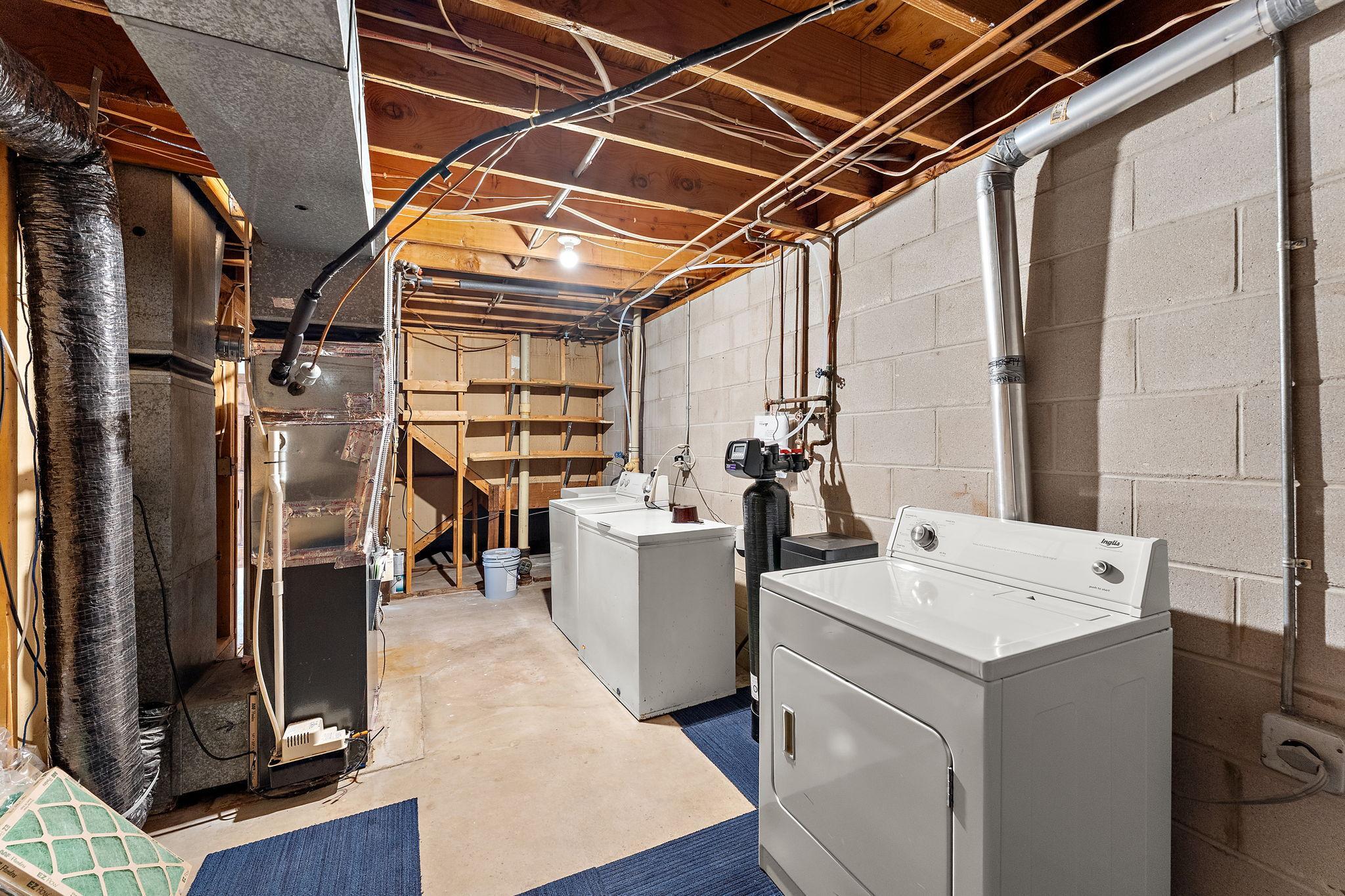 1491 Woodview Avenue E Property Photo 33