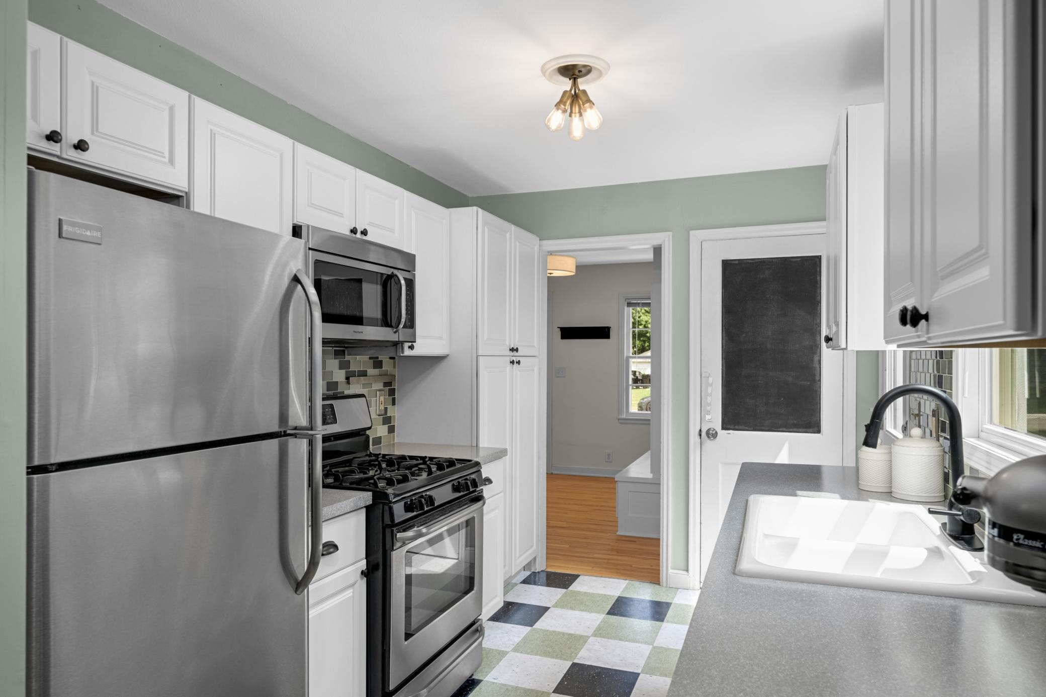 308 Van Buren Avenue S Property Photo 11