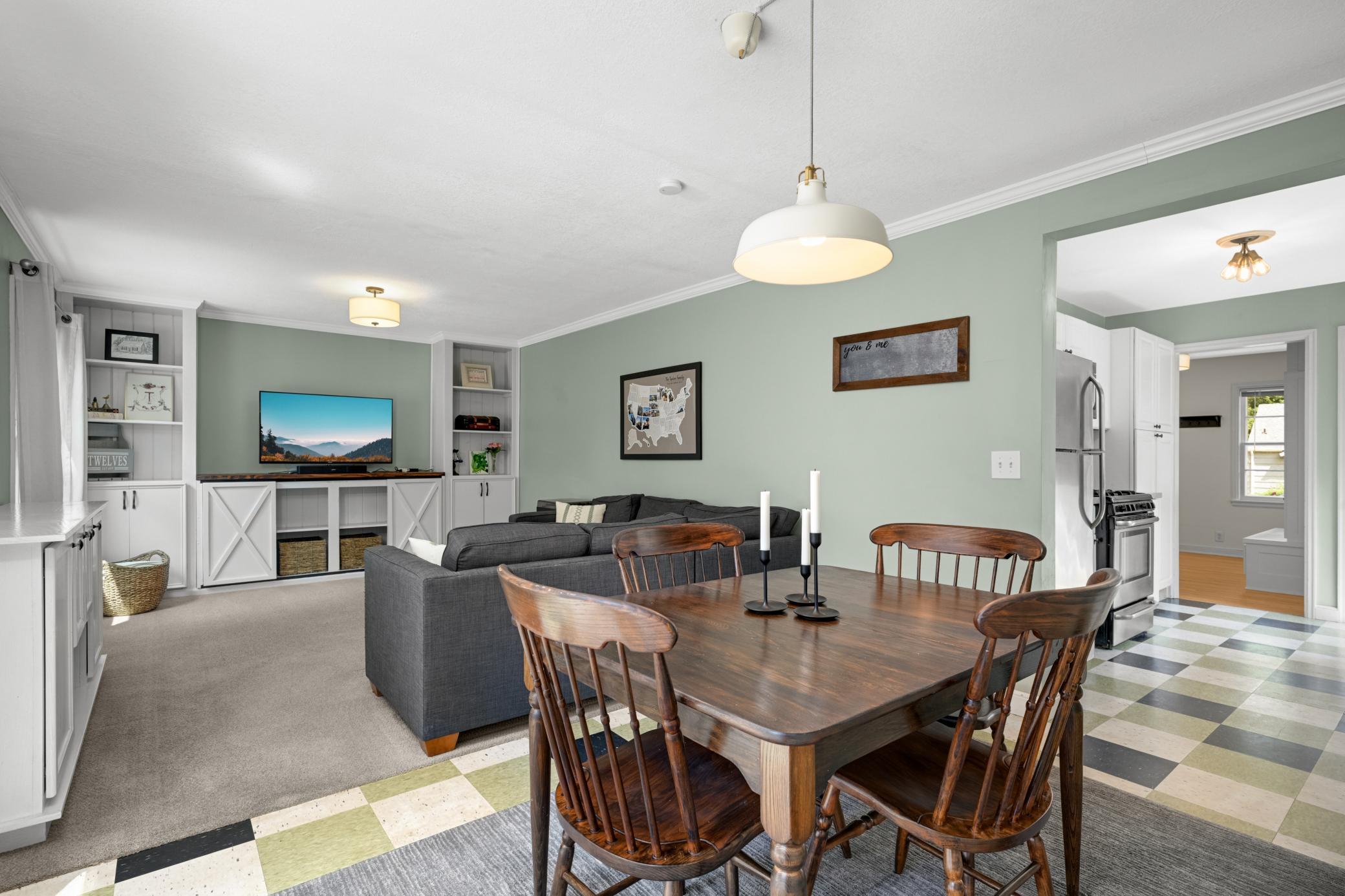 308 Van Buren Avenue S Property Photo 13