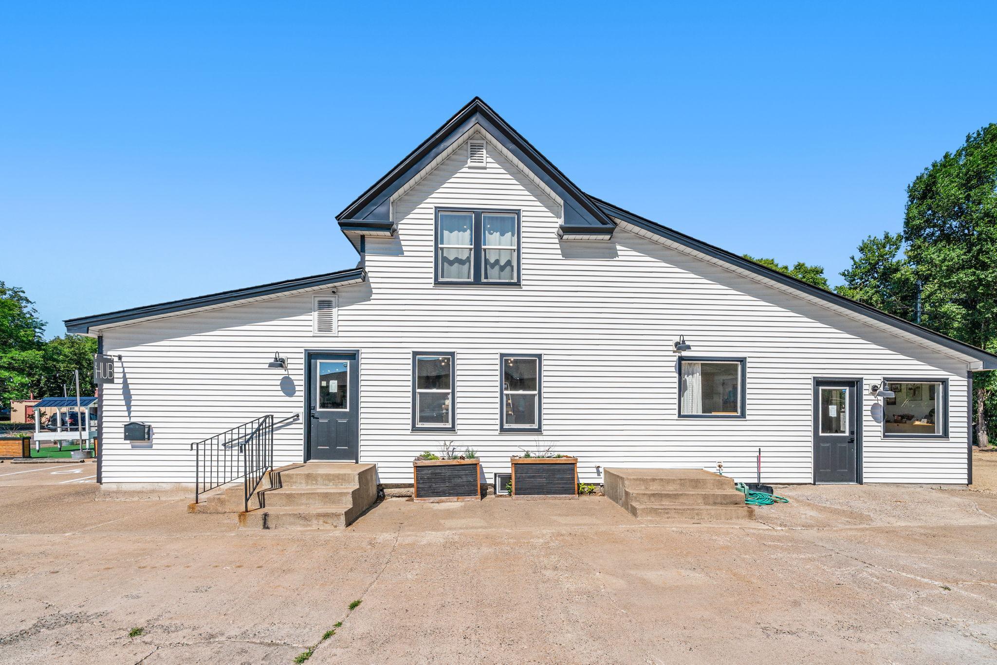 623 E Main Street Property Photo 4