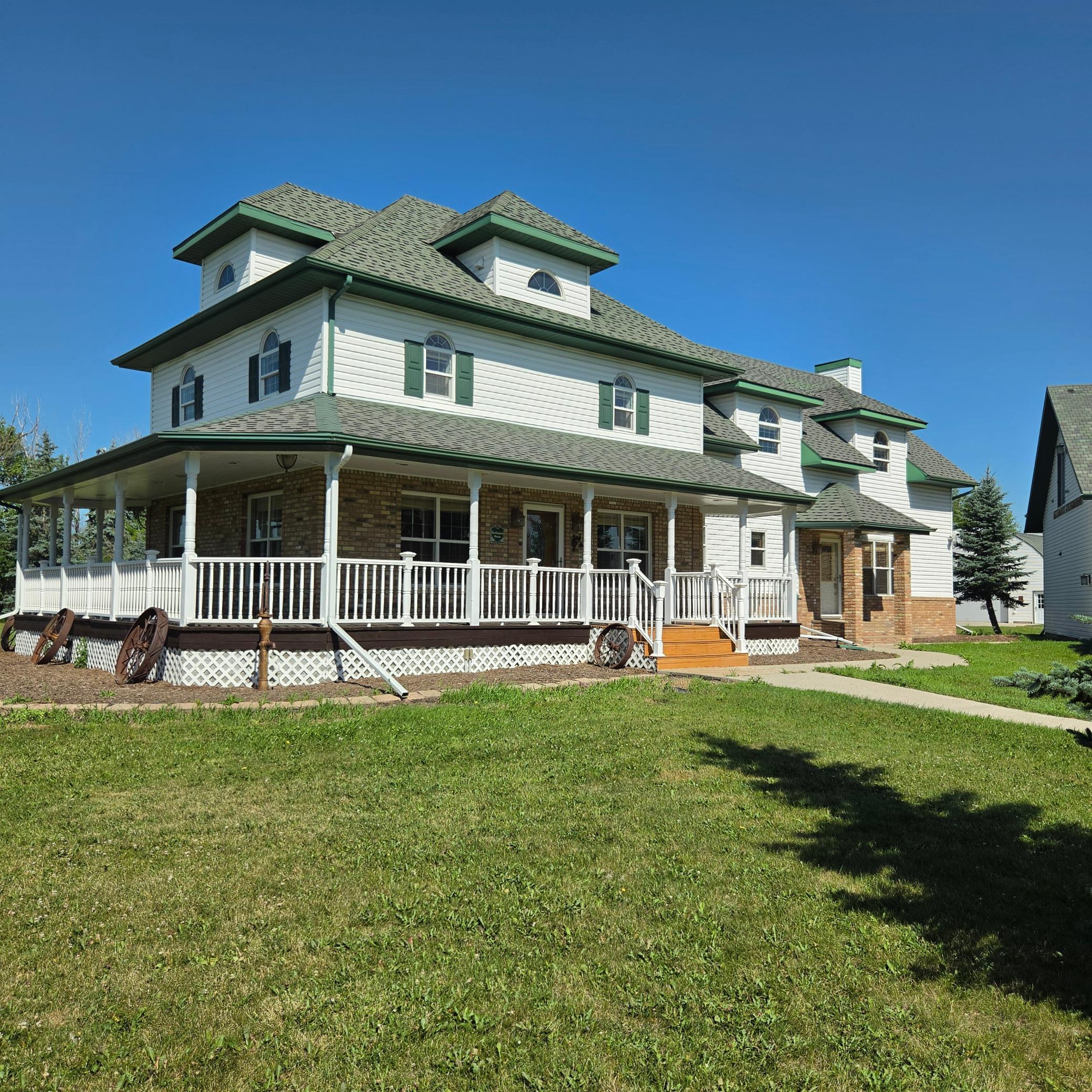 5684 Highway 10 Property Photo 1
