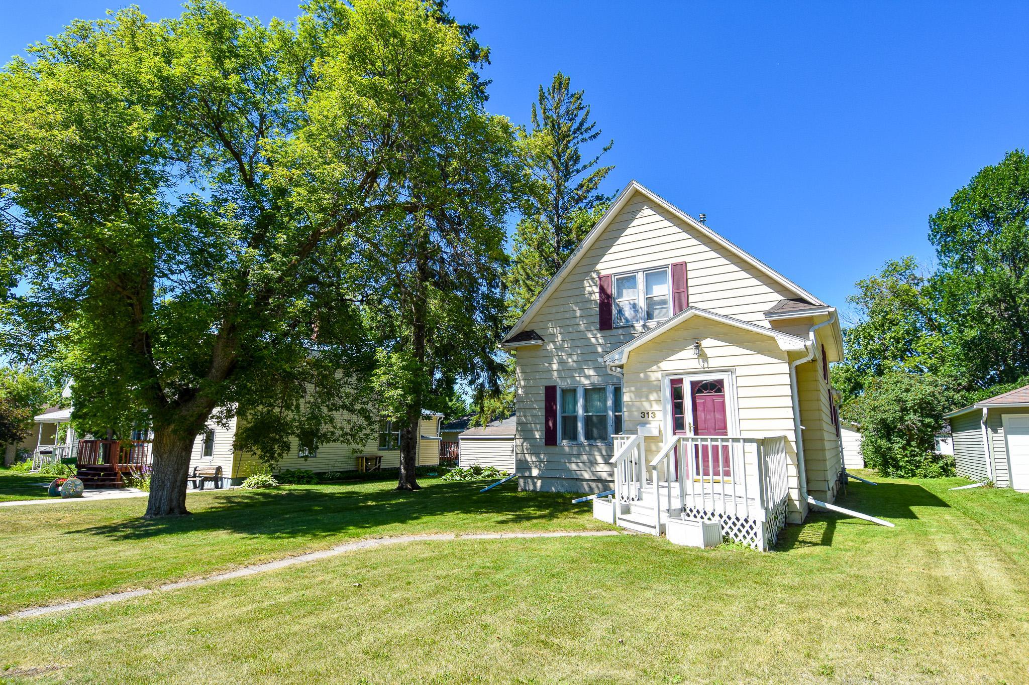 313 State Avenue N Property Photo 1