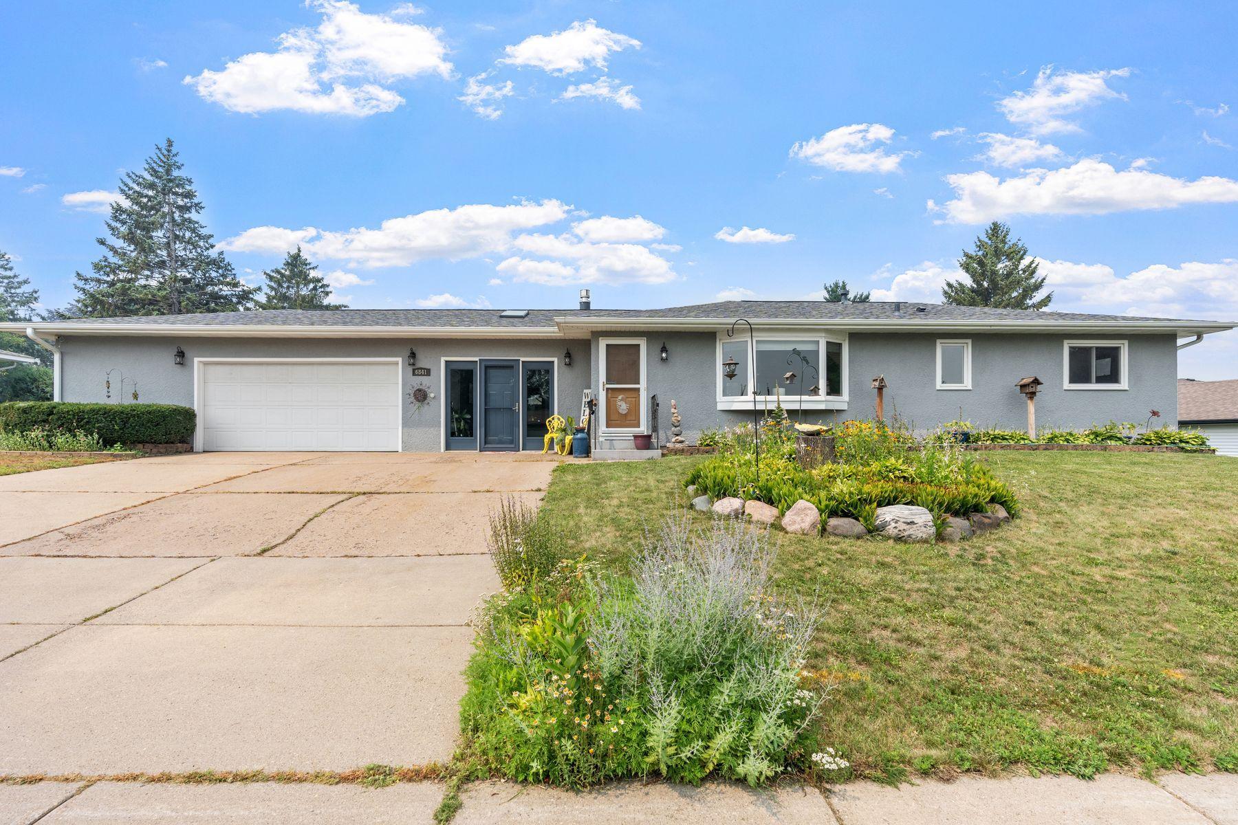 6841 Carmen Avenue Property Photo 1