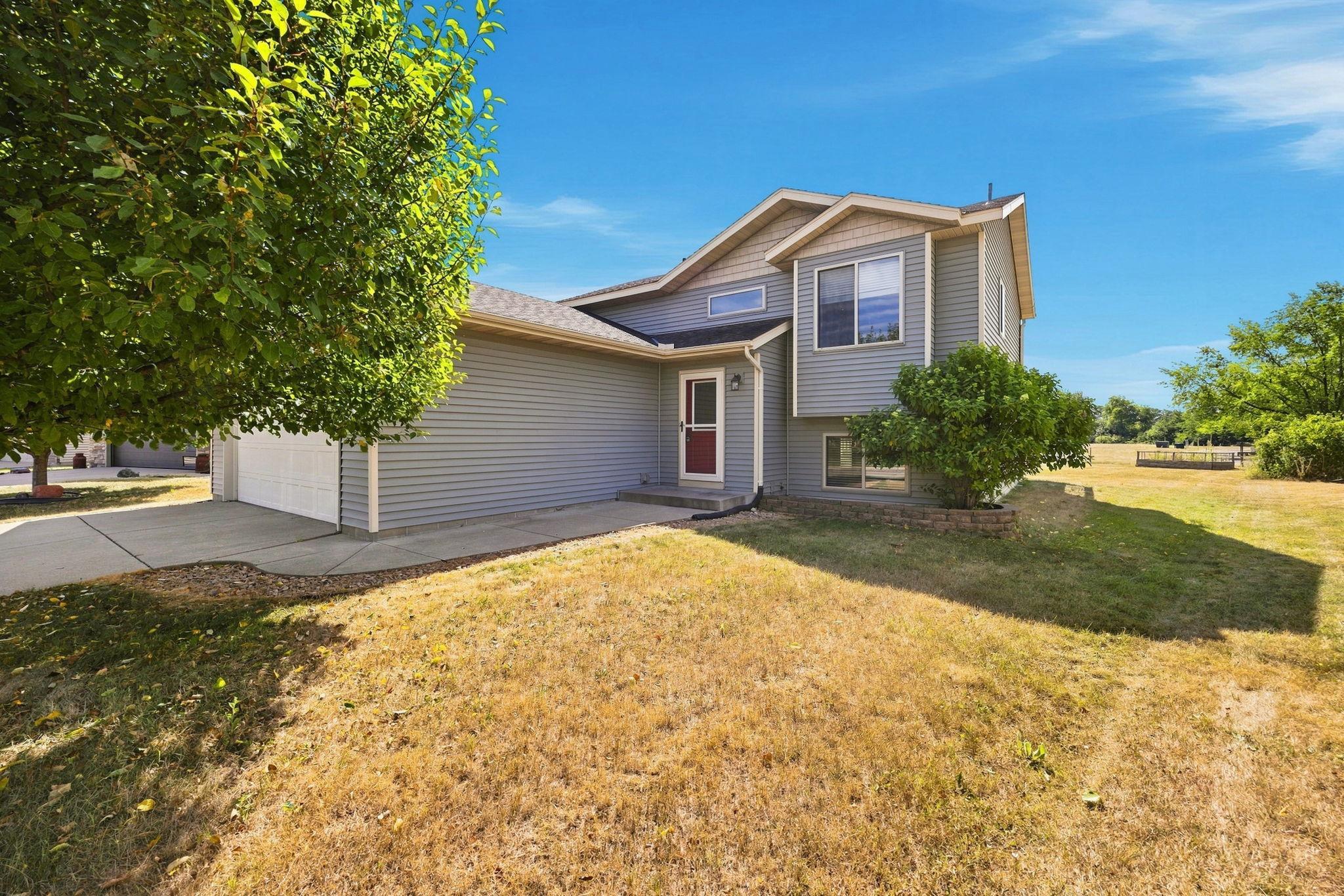 1050 Voyageur Street Property Photo 1