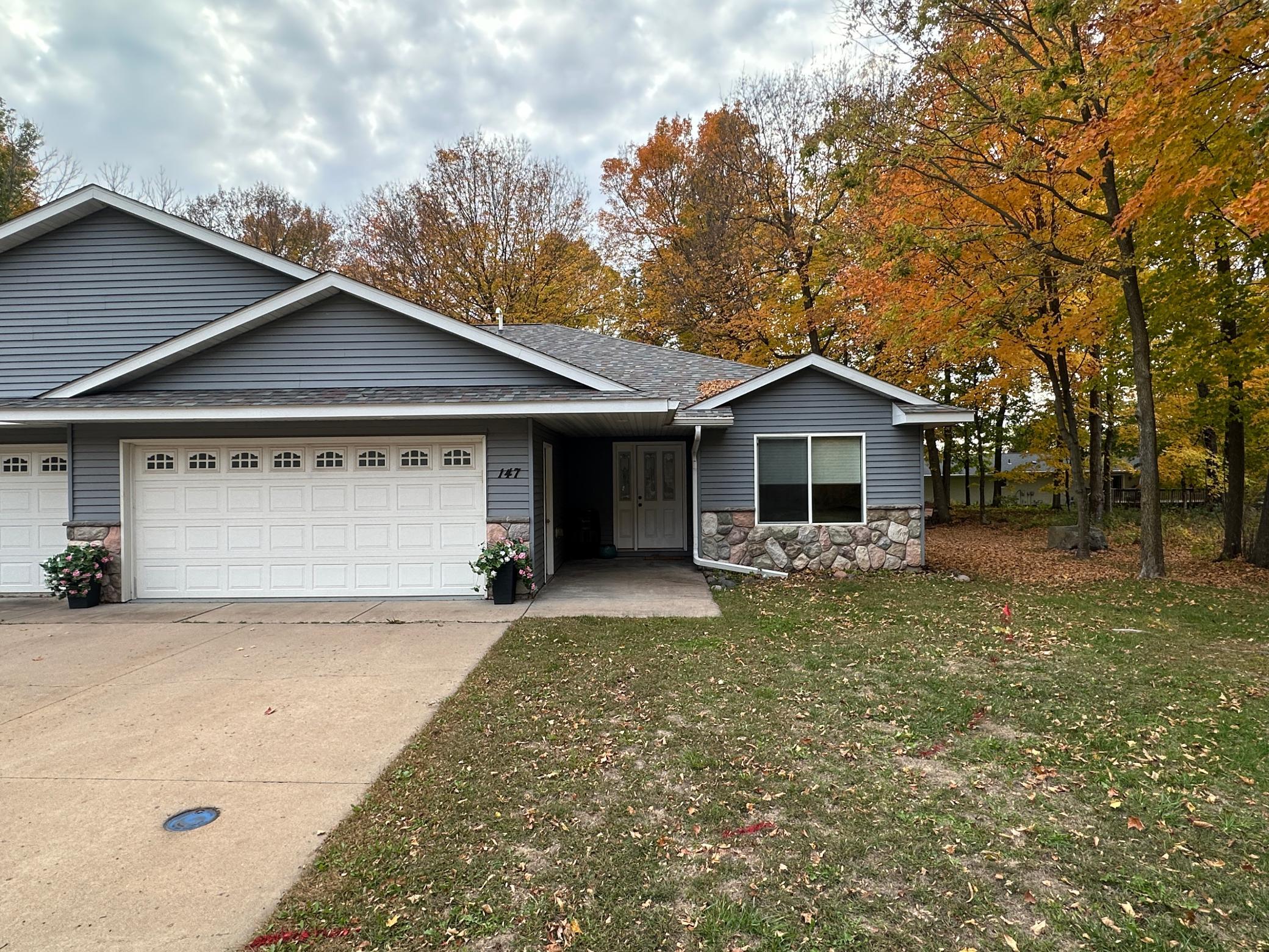 147 Royal Oak Drive Property Photo 1