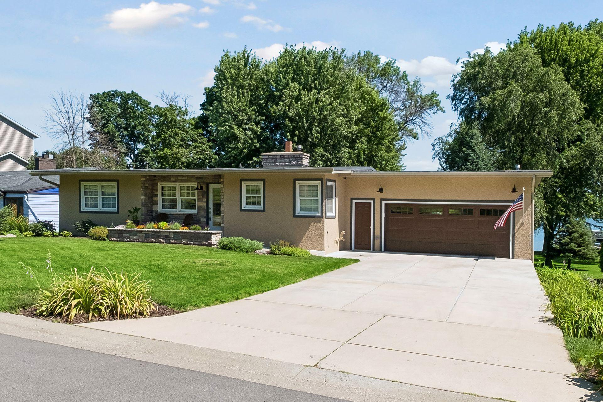 2760 S Shore Drive Property Photo 8