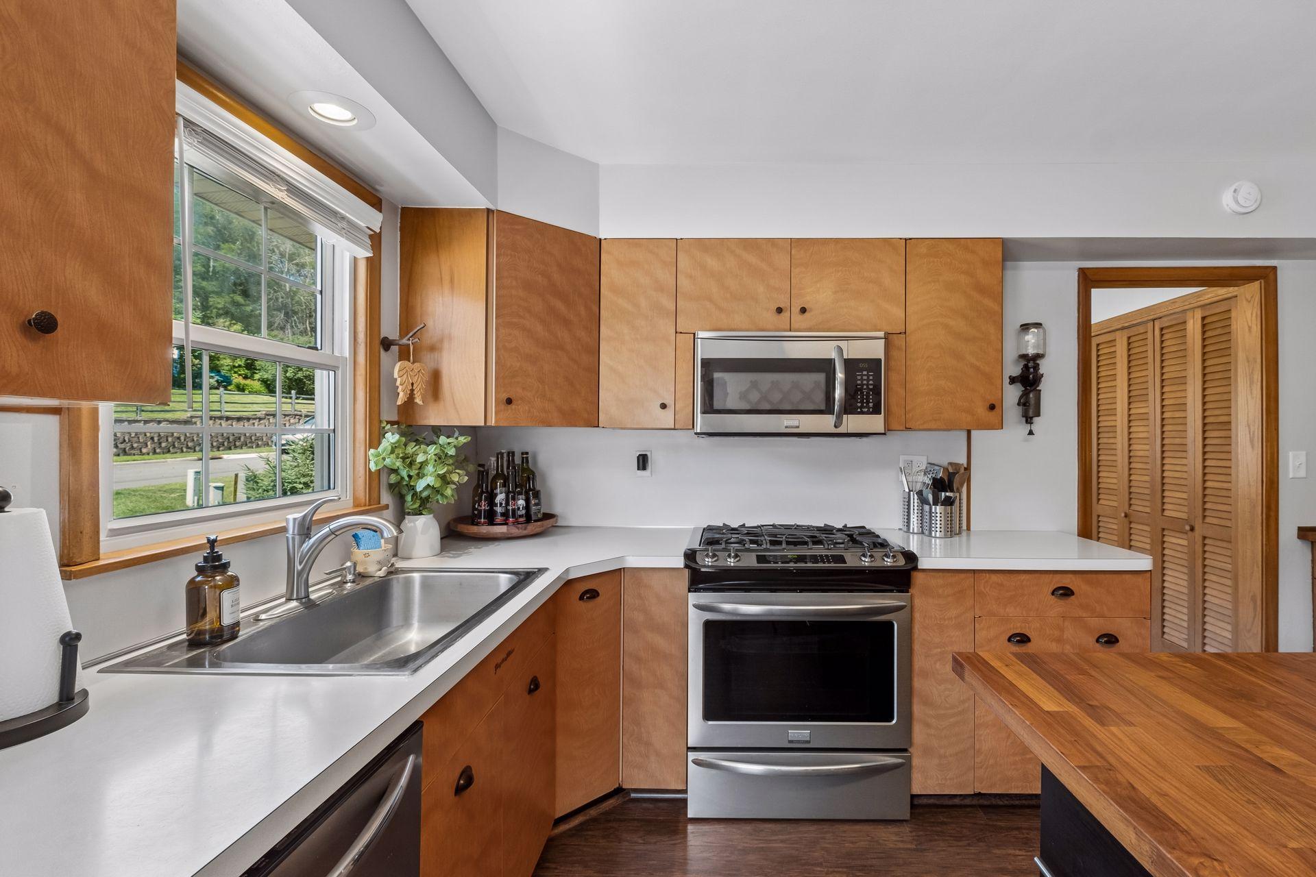 2760 S Shore Drive Property Photo 24