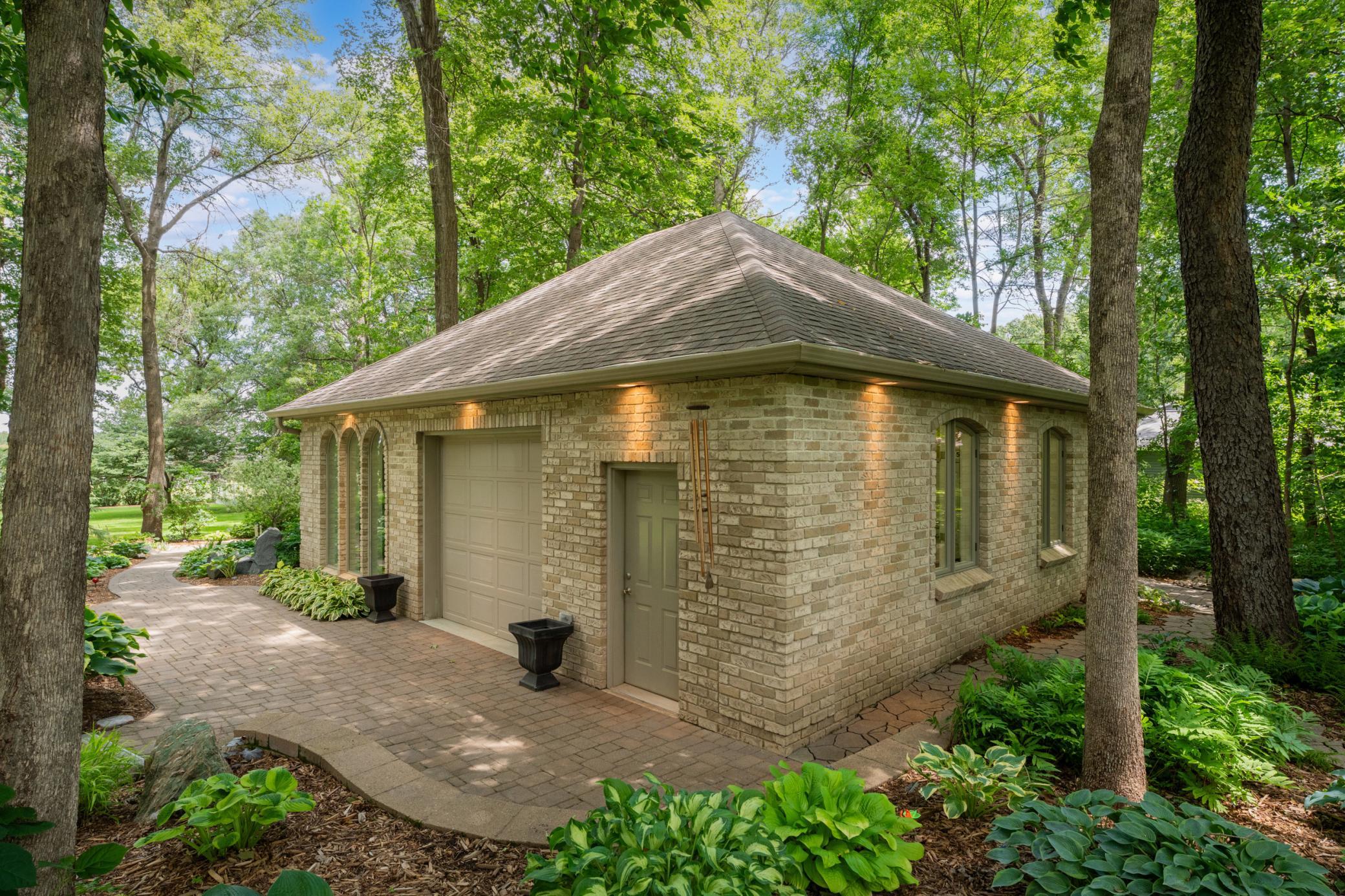 1635 Chippewa Drive Nw Property Photo 8