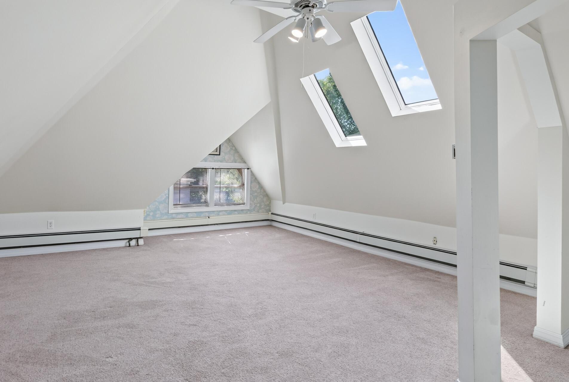 95 Victoria Street N Property Photo 42