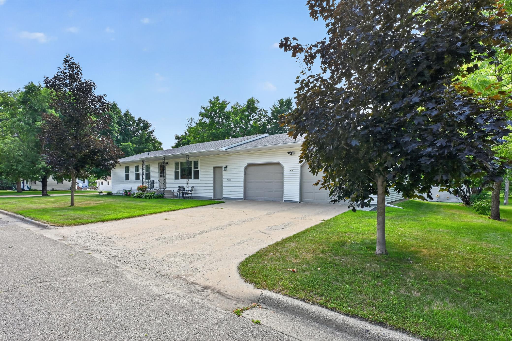 1424 Ash Street Property Photo 4