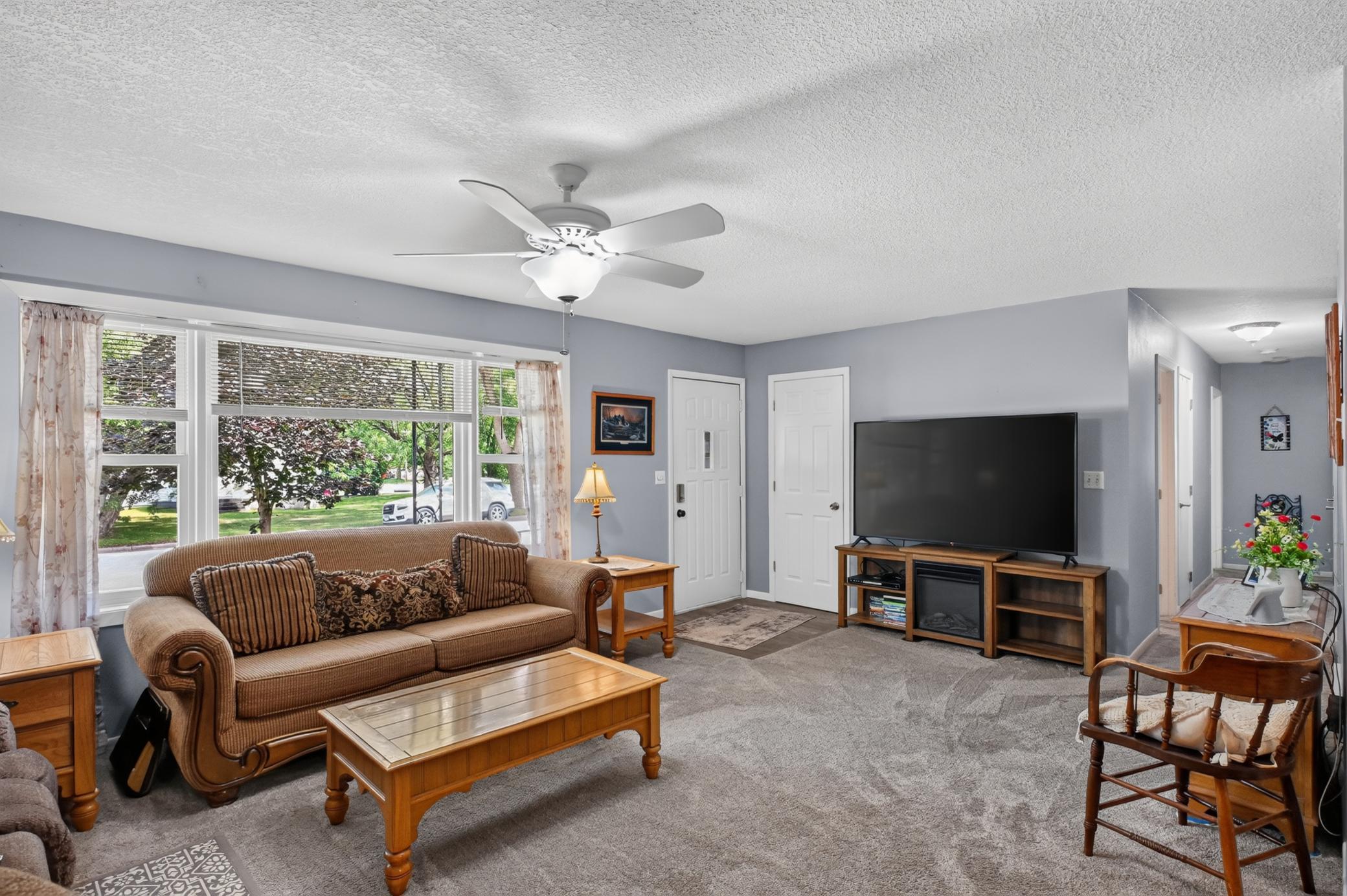 1424 Ash Street Property Photo 6