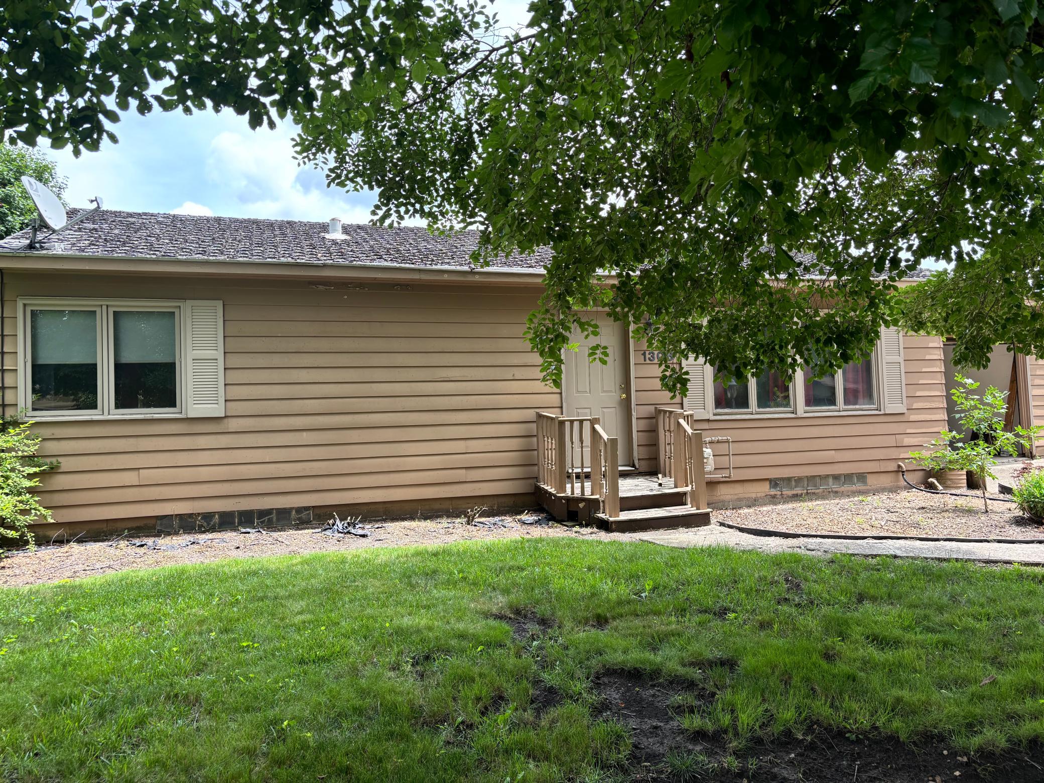 1306 Crestview Road Property Photo 3