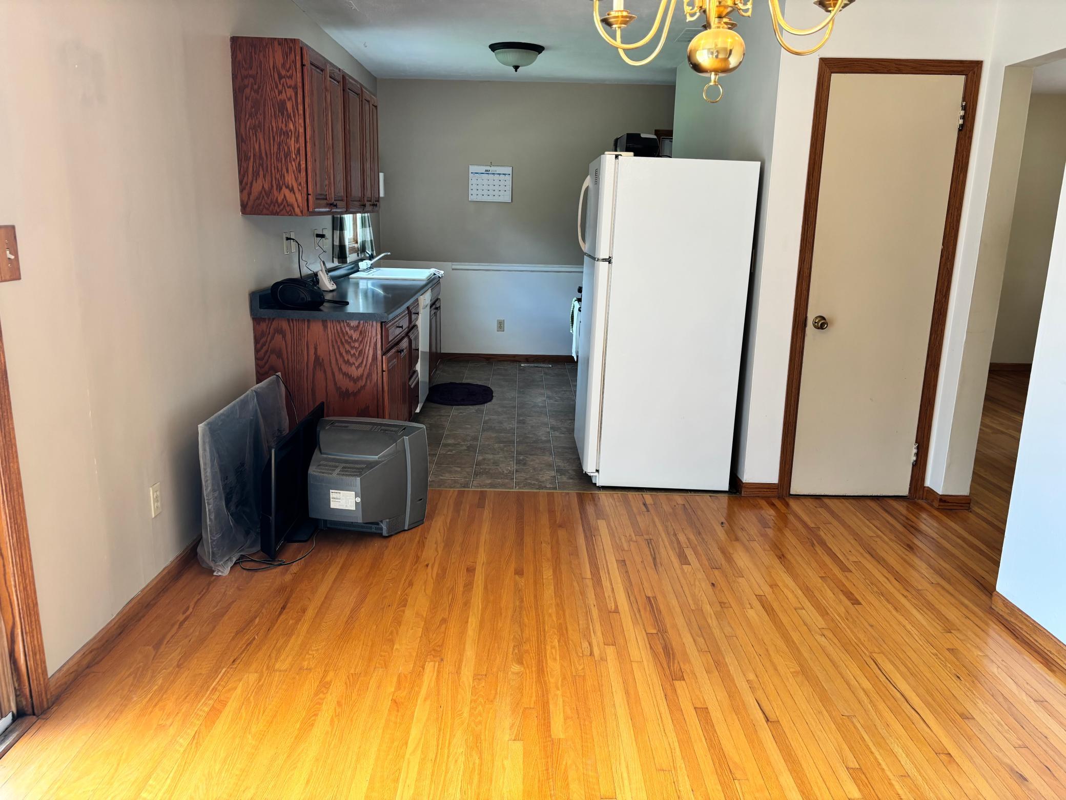 1306 Crestview Road Property Photo 9