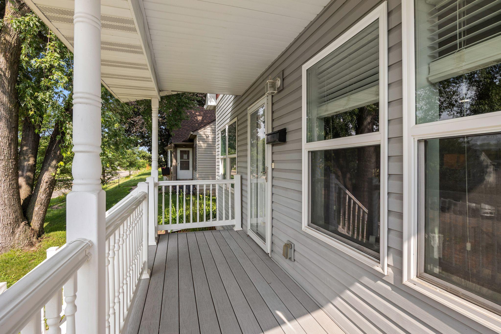 1281 3rd Street E Property Photo 5