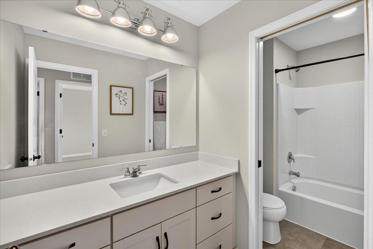 9775 46th Street Ne Property Photo 10