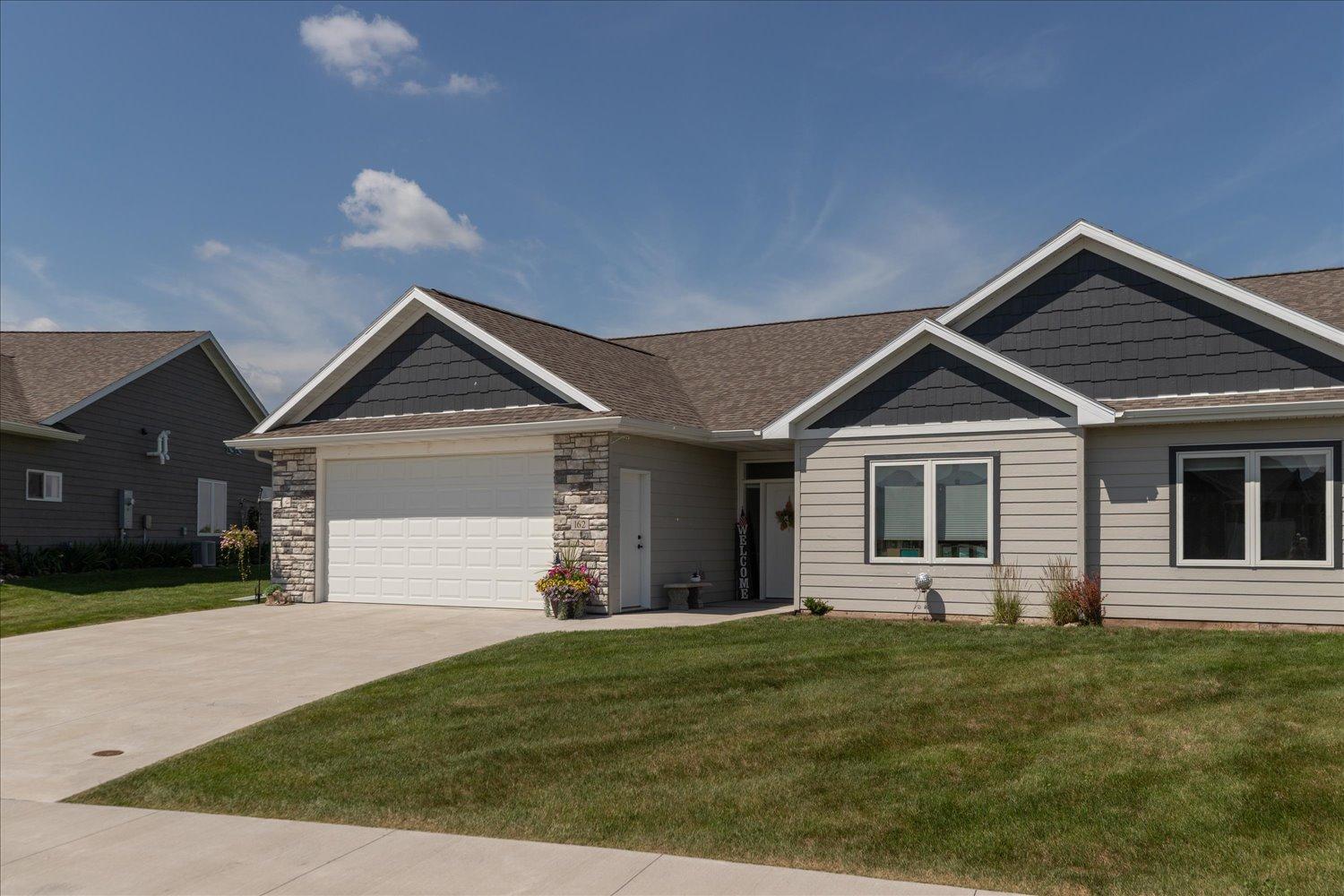 162 Sandstone Drive Nw Property Photo 1