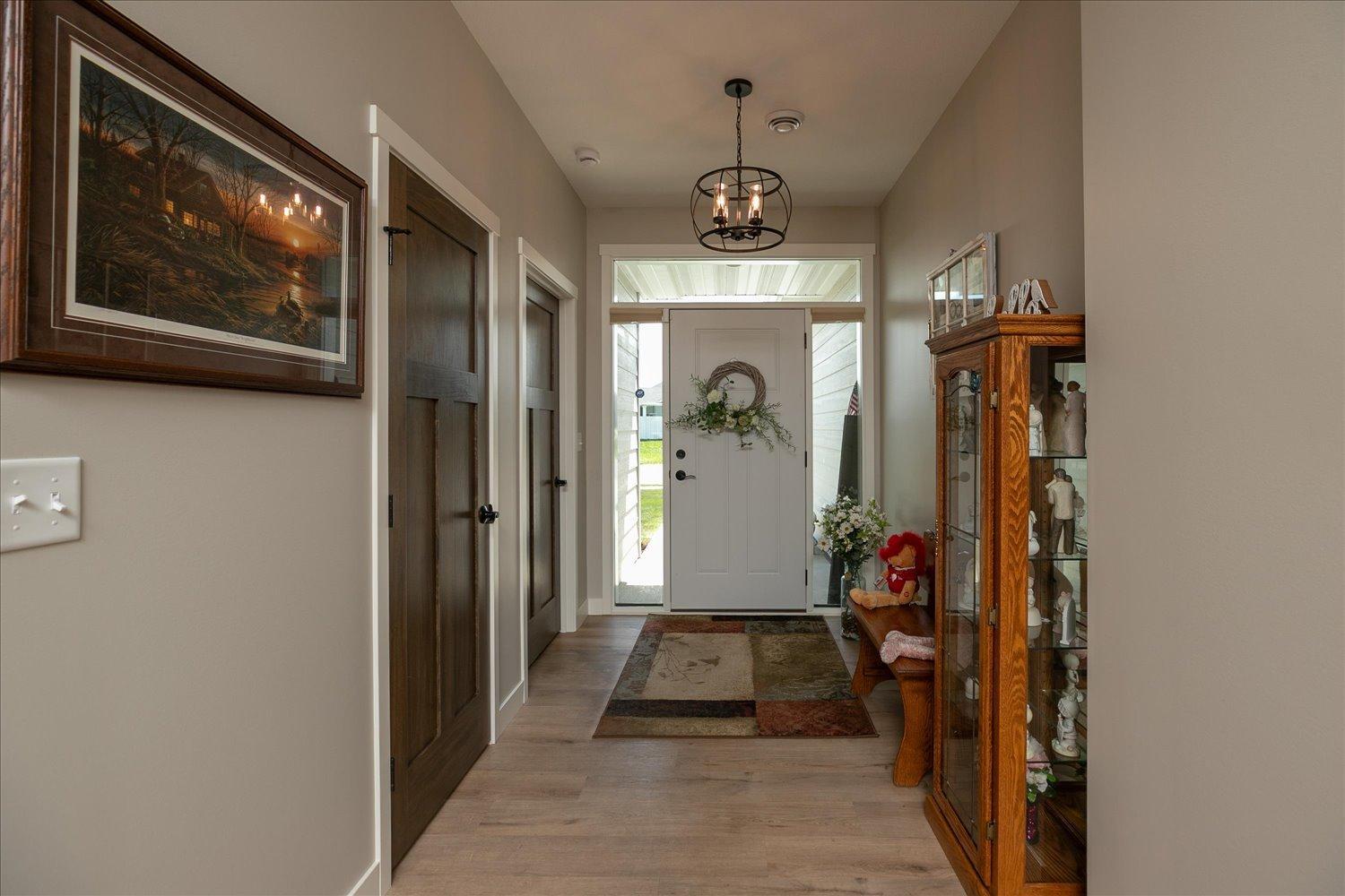 162 Sandstone Drive Nw Property Photo 3