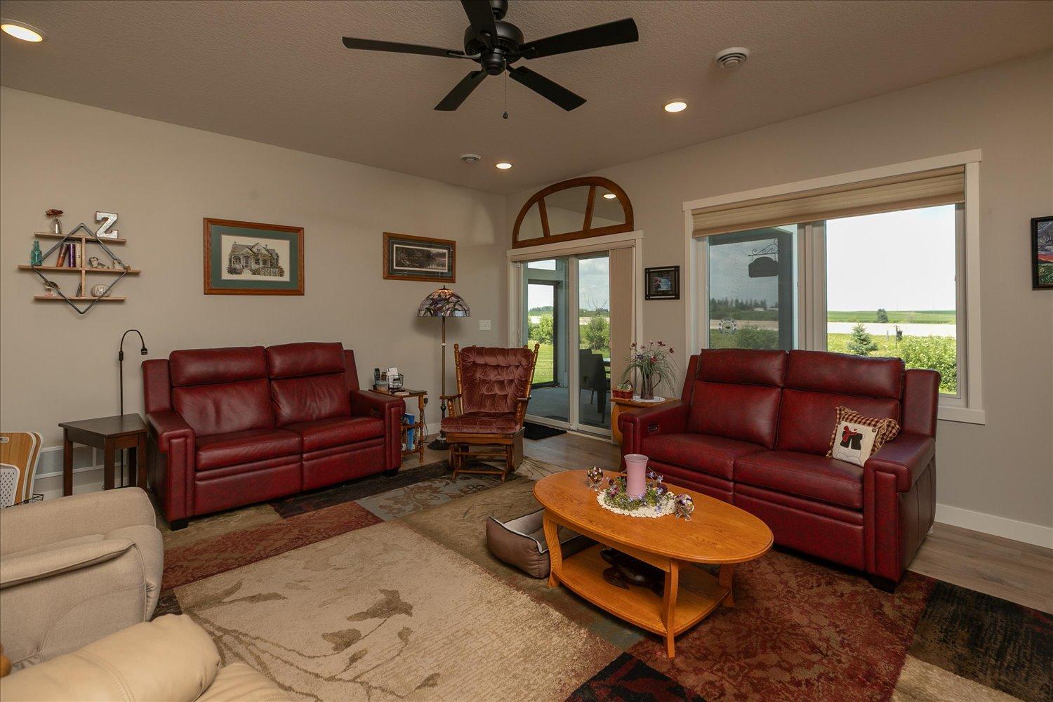 162 Sandstone Drive Nw Property Photo 5
