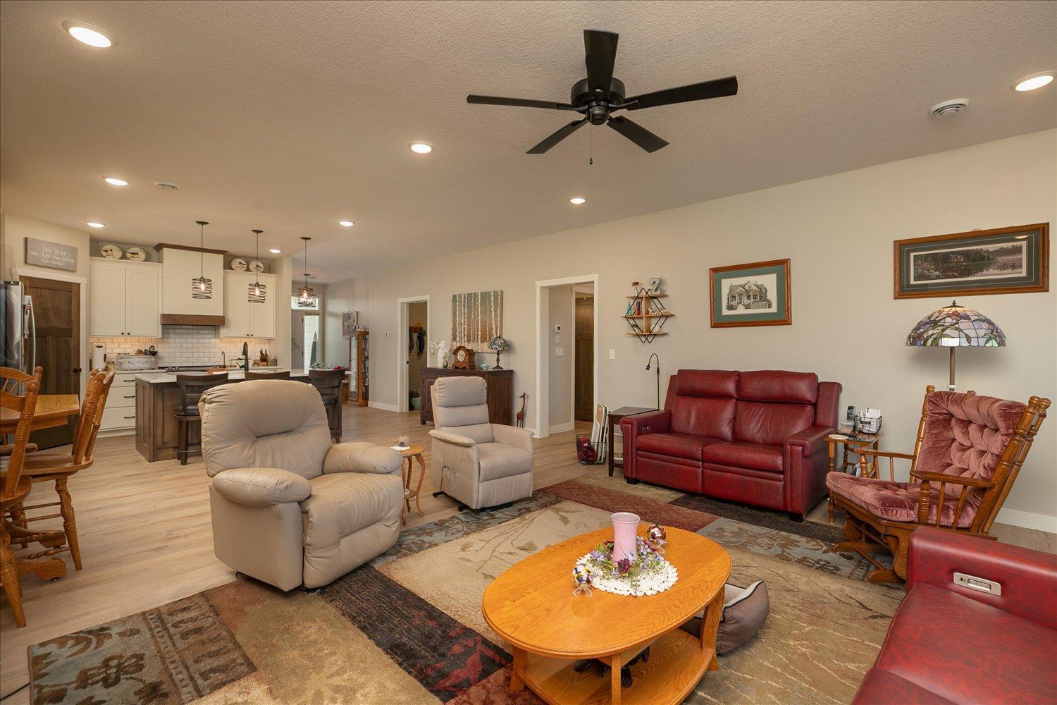 162 Sandstone Drive Nw Property Photo 7