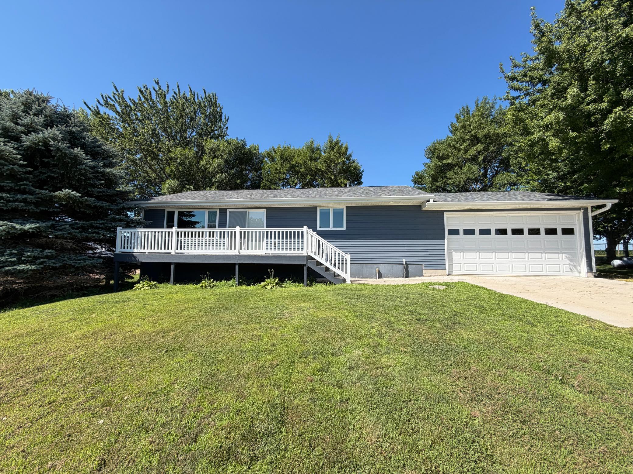 33 Pommier Lane Property Photo 15