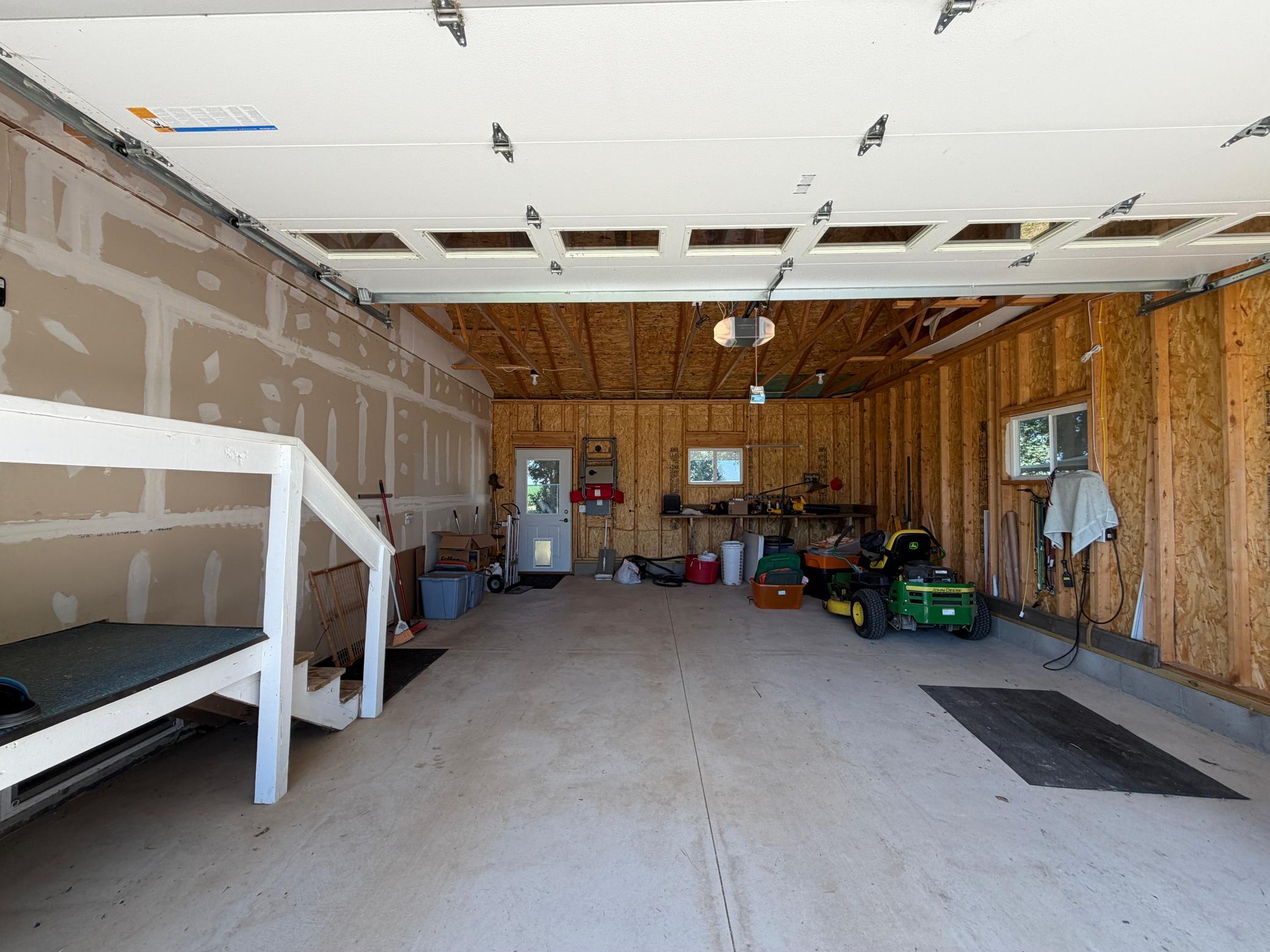 33 Pommier Lane Property Photo 22