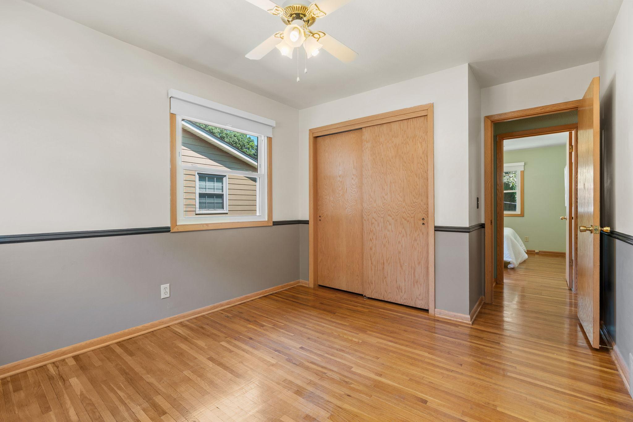 411 Van Buren Avenue S Property Photo 26