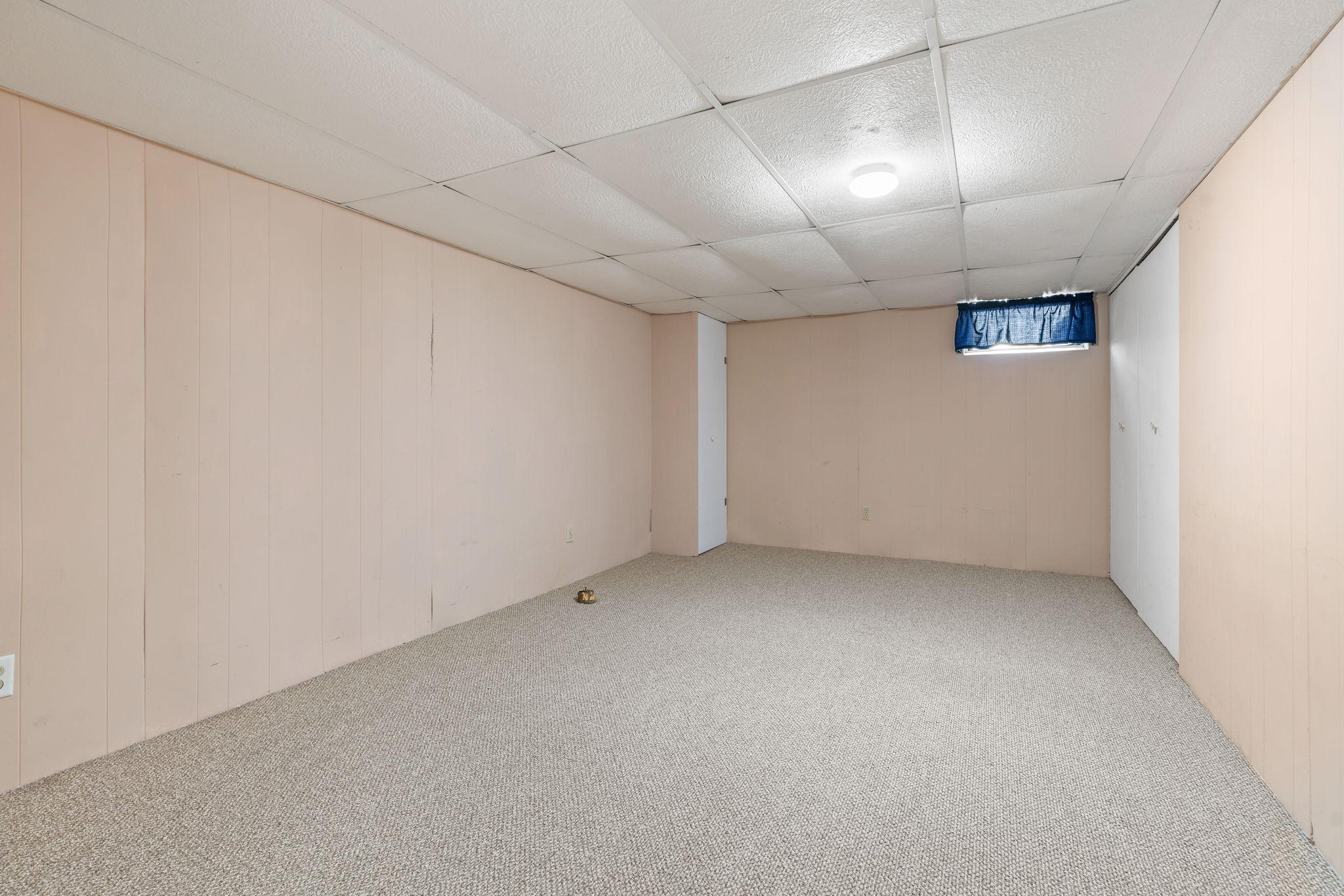 411 Van Buren Avenue S Property Photo 37