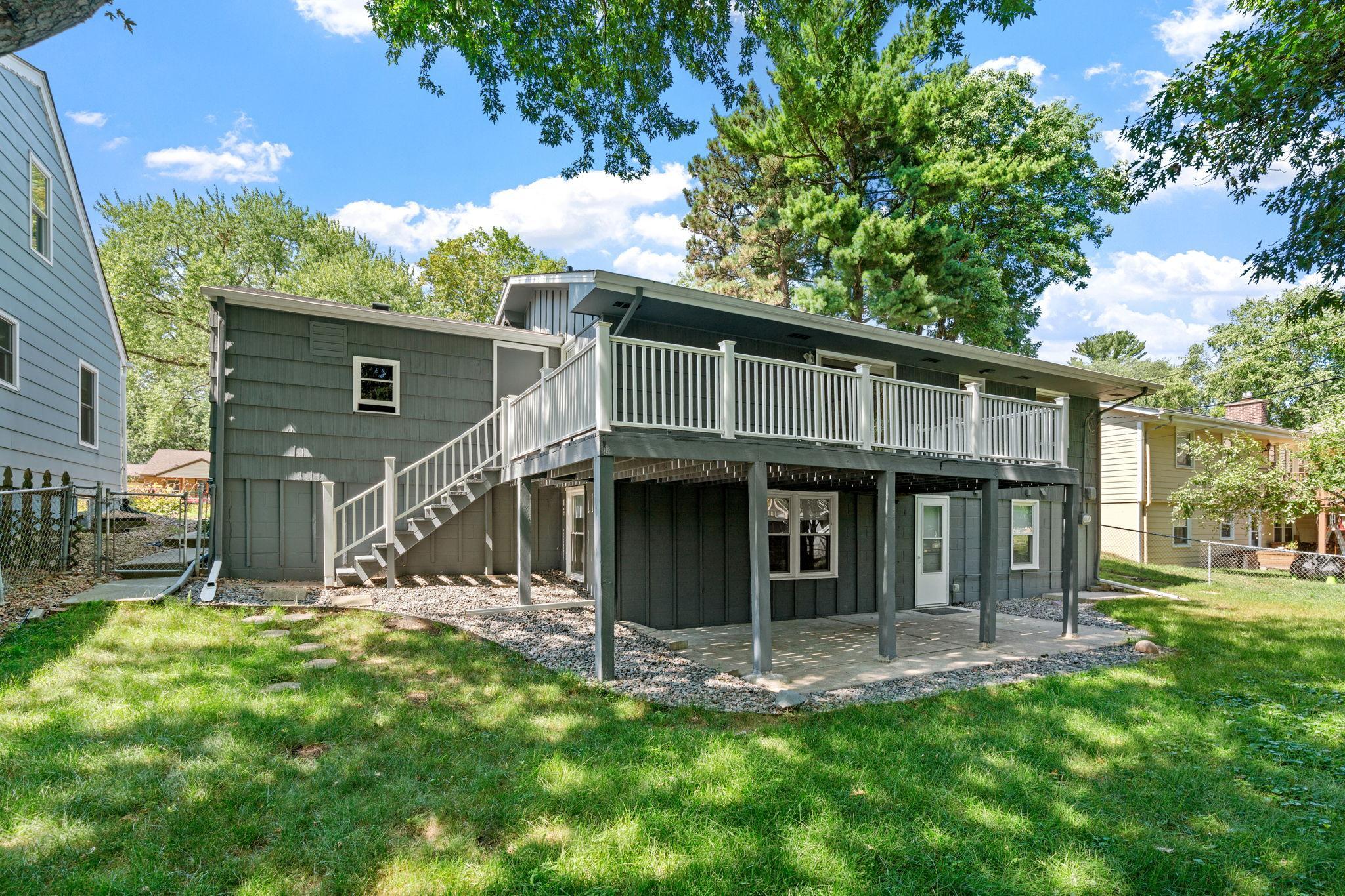411 Van Buren Avenue S Property Photo 45