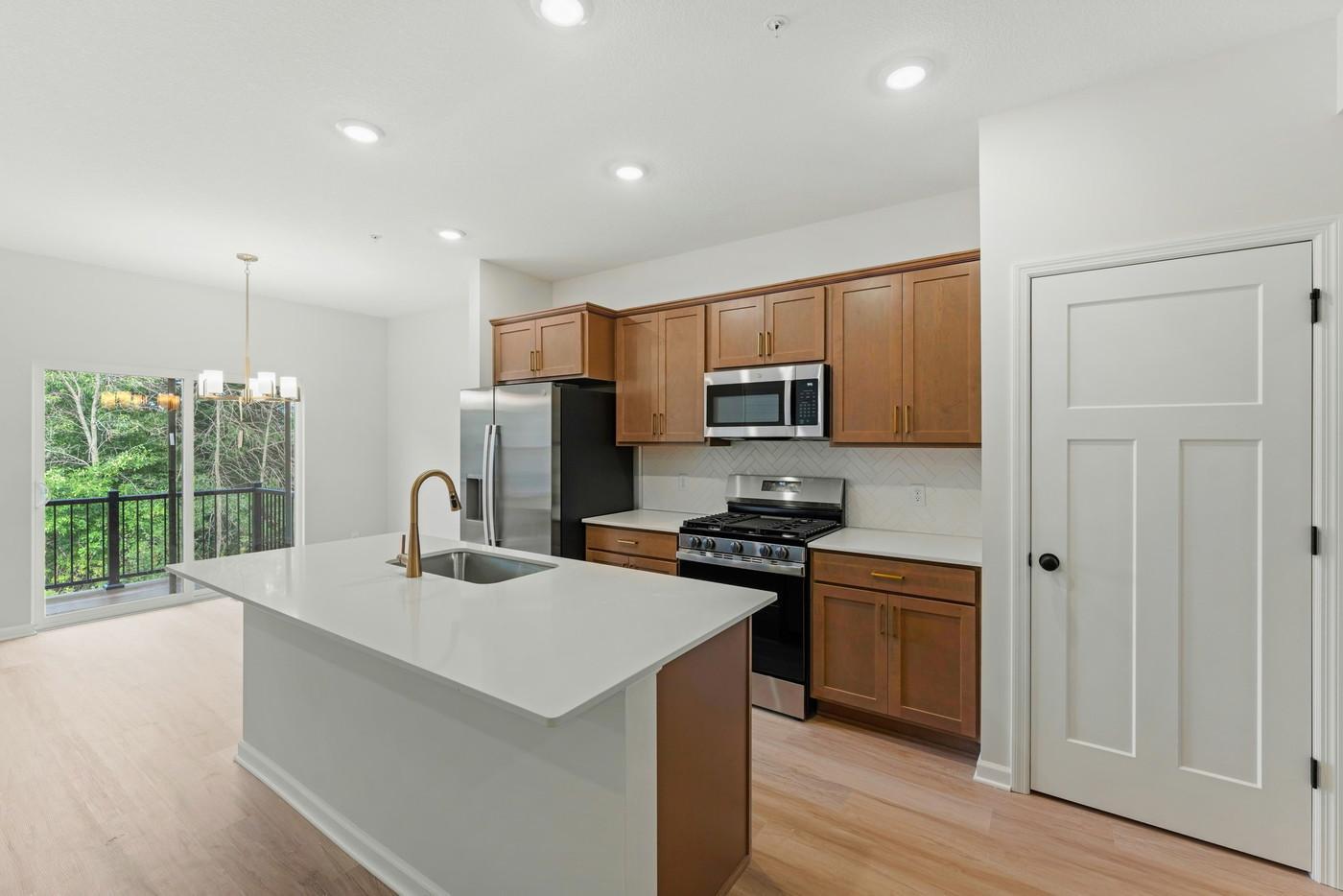 676 Tulare Terrace Property Photo 1