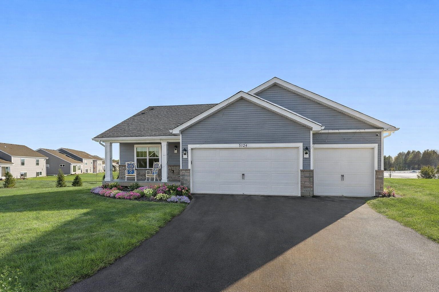 5124 Mustang Circle Property Photo 1