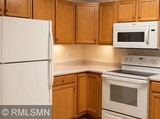1355 Phalen Boulevard 206 Property Photo 3