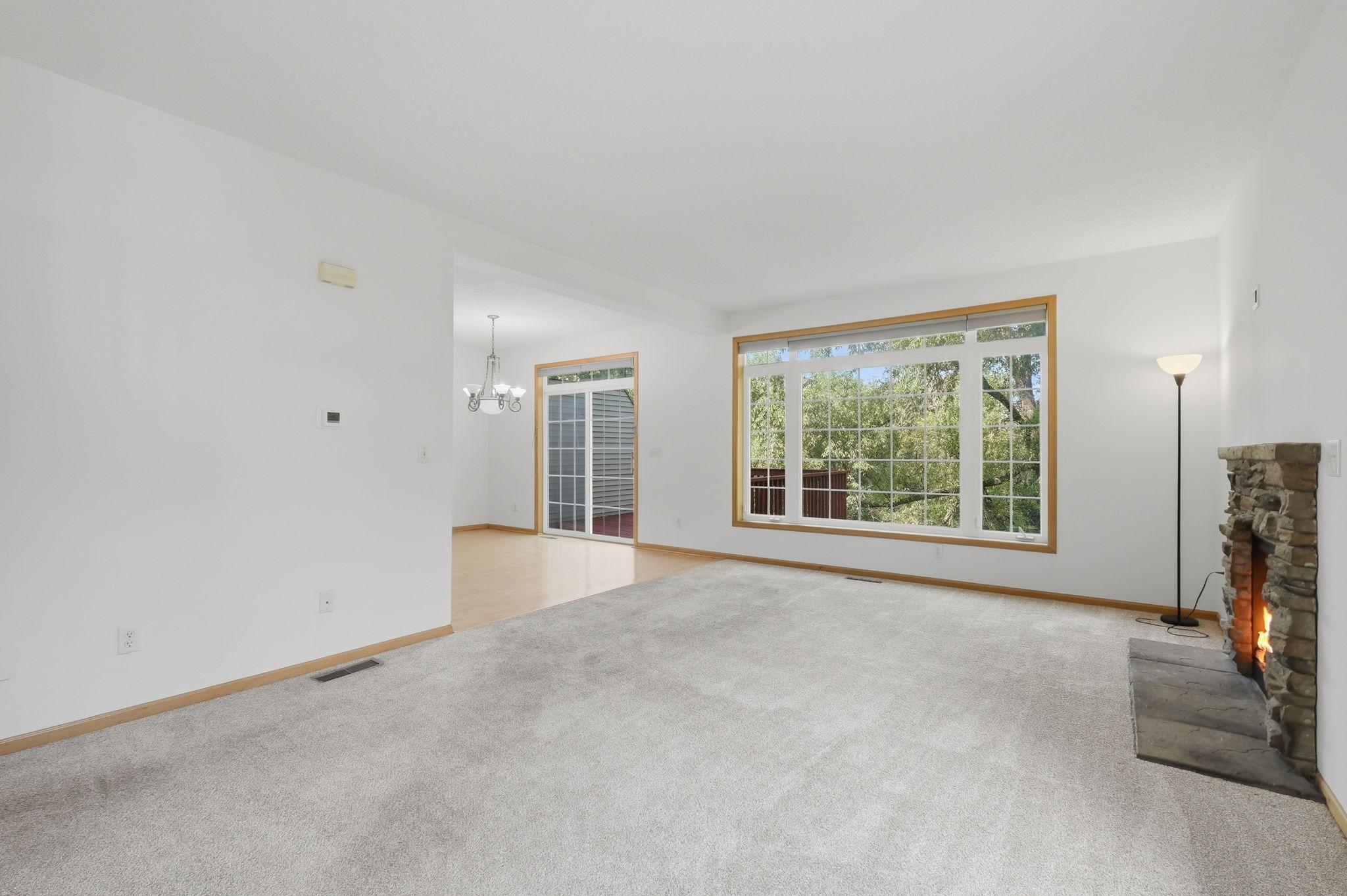 5546 Malibu Drive Property Photo 2
