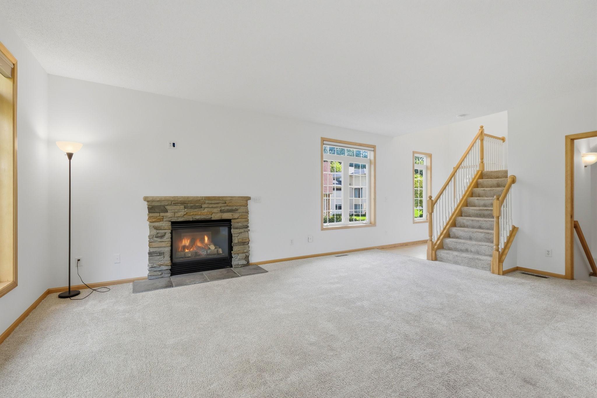 5546 Malibu Drive Property Photo 5