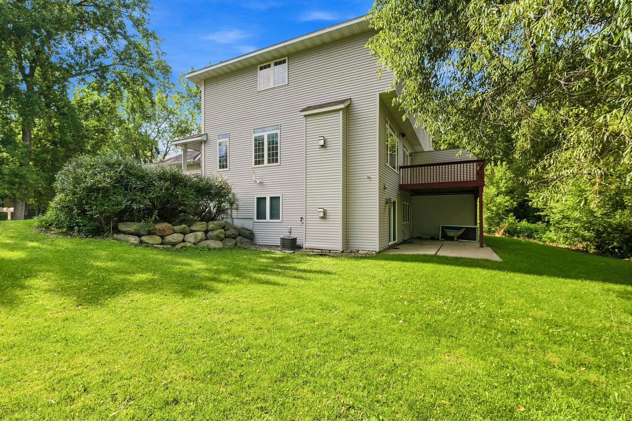 5546 Malibu Drive Property Photo 15