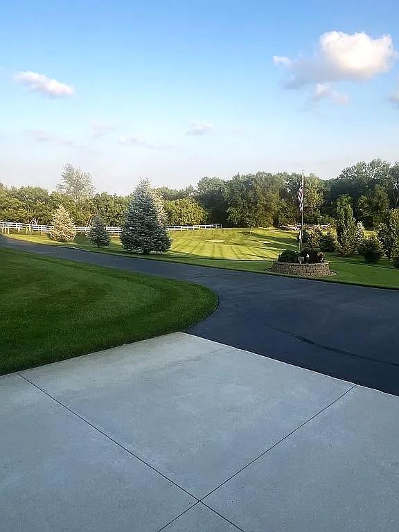 3807 N Eagle Road Property Photo 3