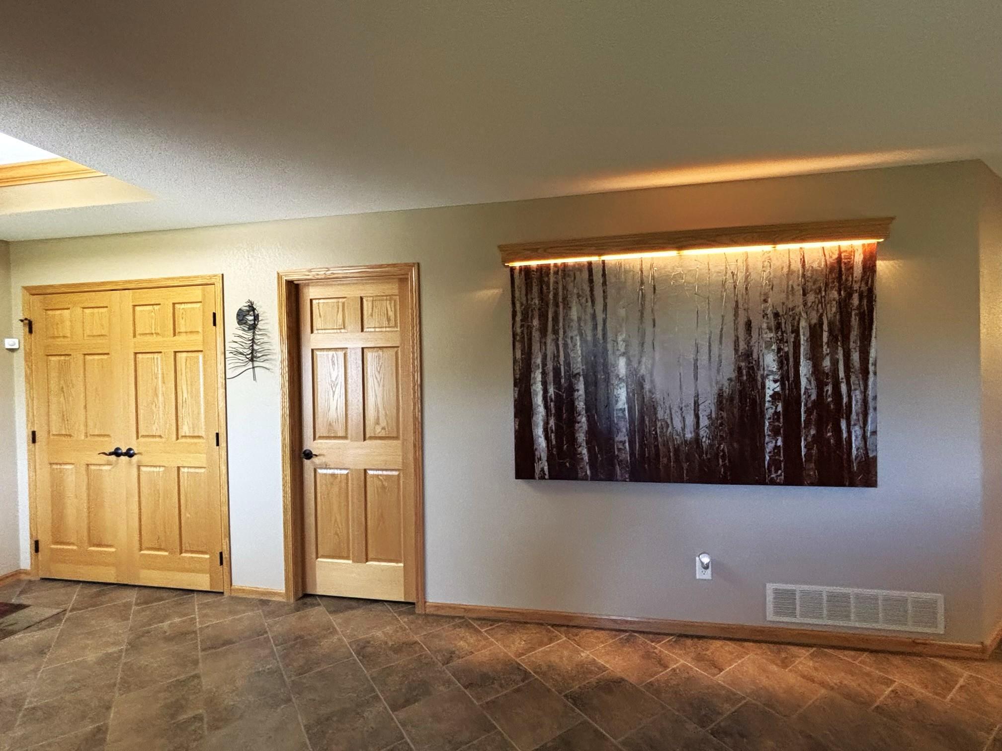3807 N Eagle Road Property Photo 4