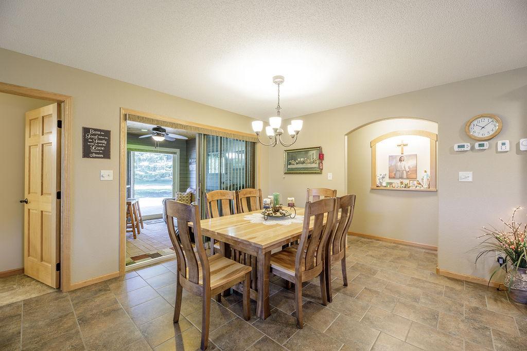 3807 N Eagle Road Property Photo 16