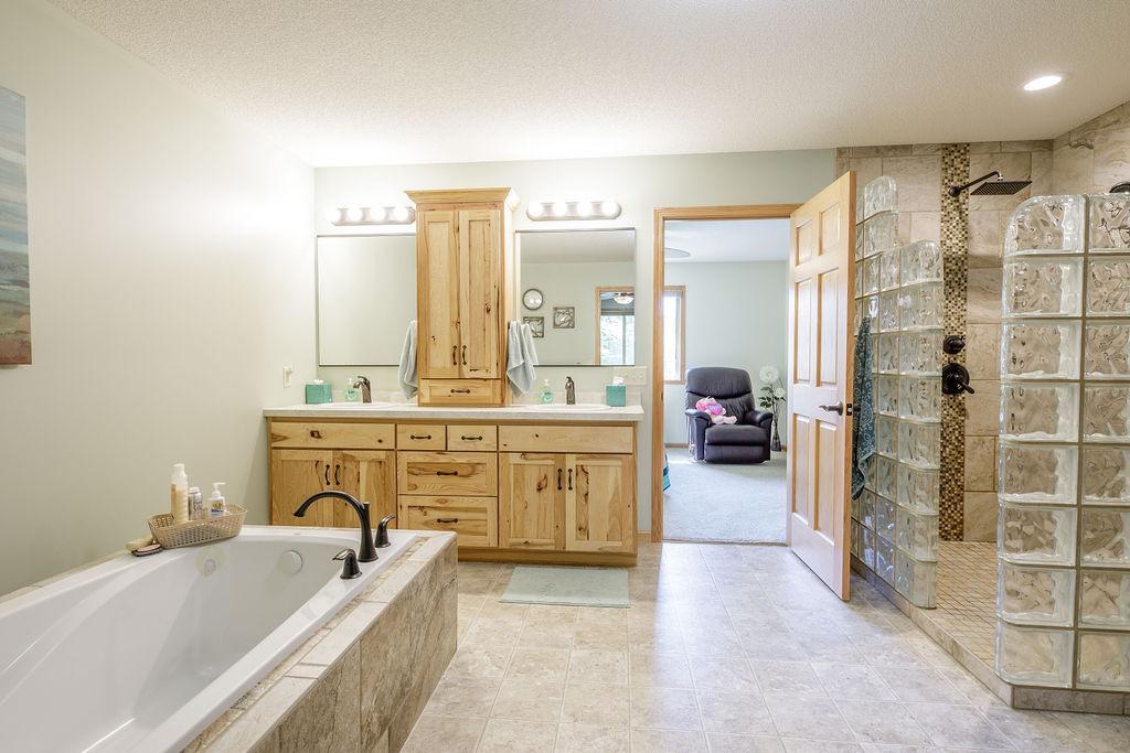 3807 N Eagle Road Property Photo 26