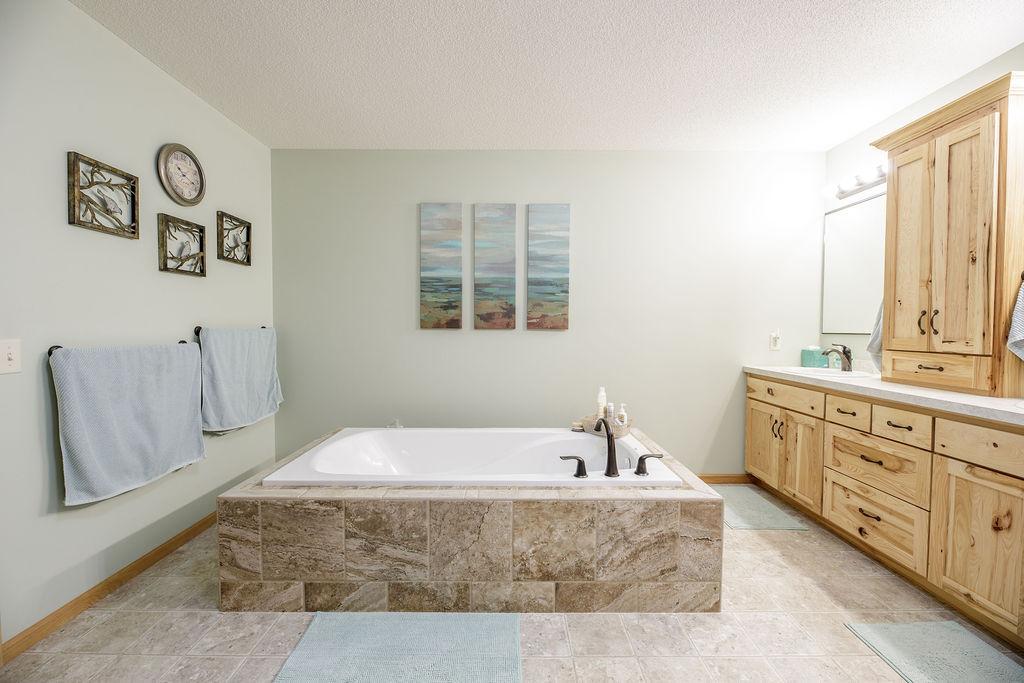 3807 N Eagle Road Property Photo 28
