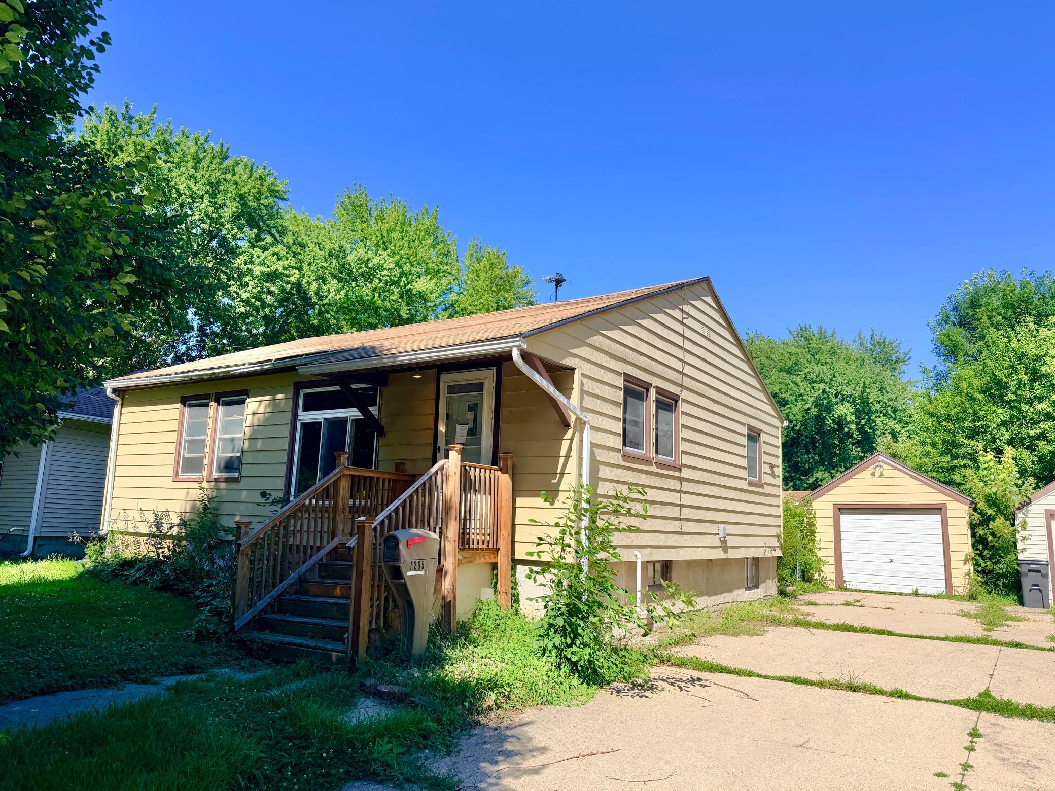 1205 James Avenue Property Photo 1