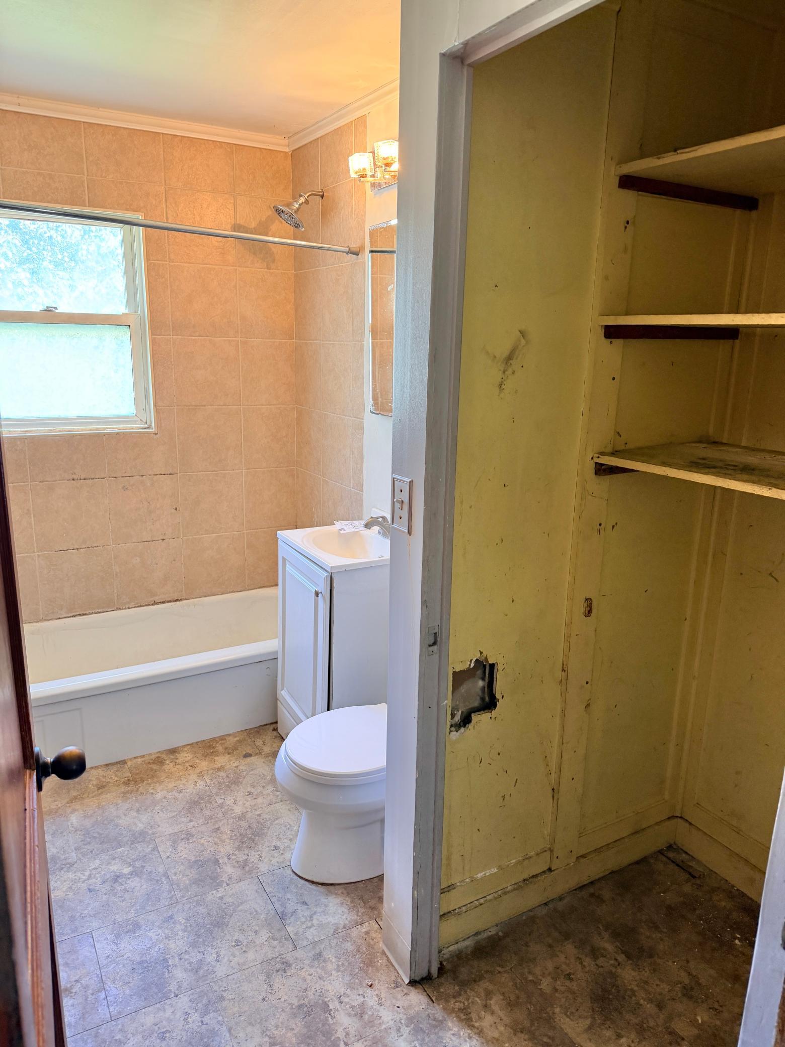 1205 James Avenue Property Photo 11