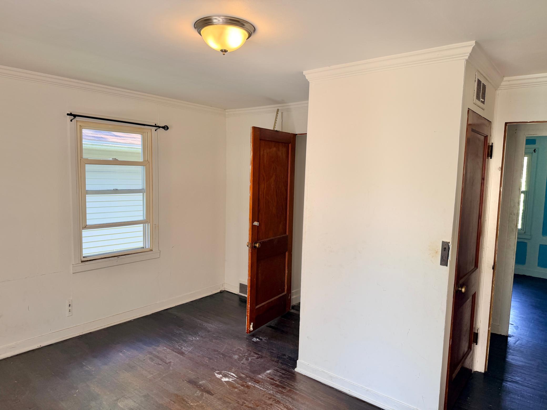 1205 James Avenue Property Photo 17