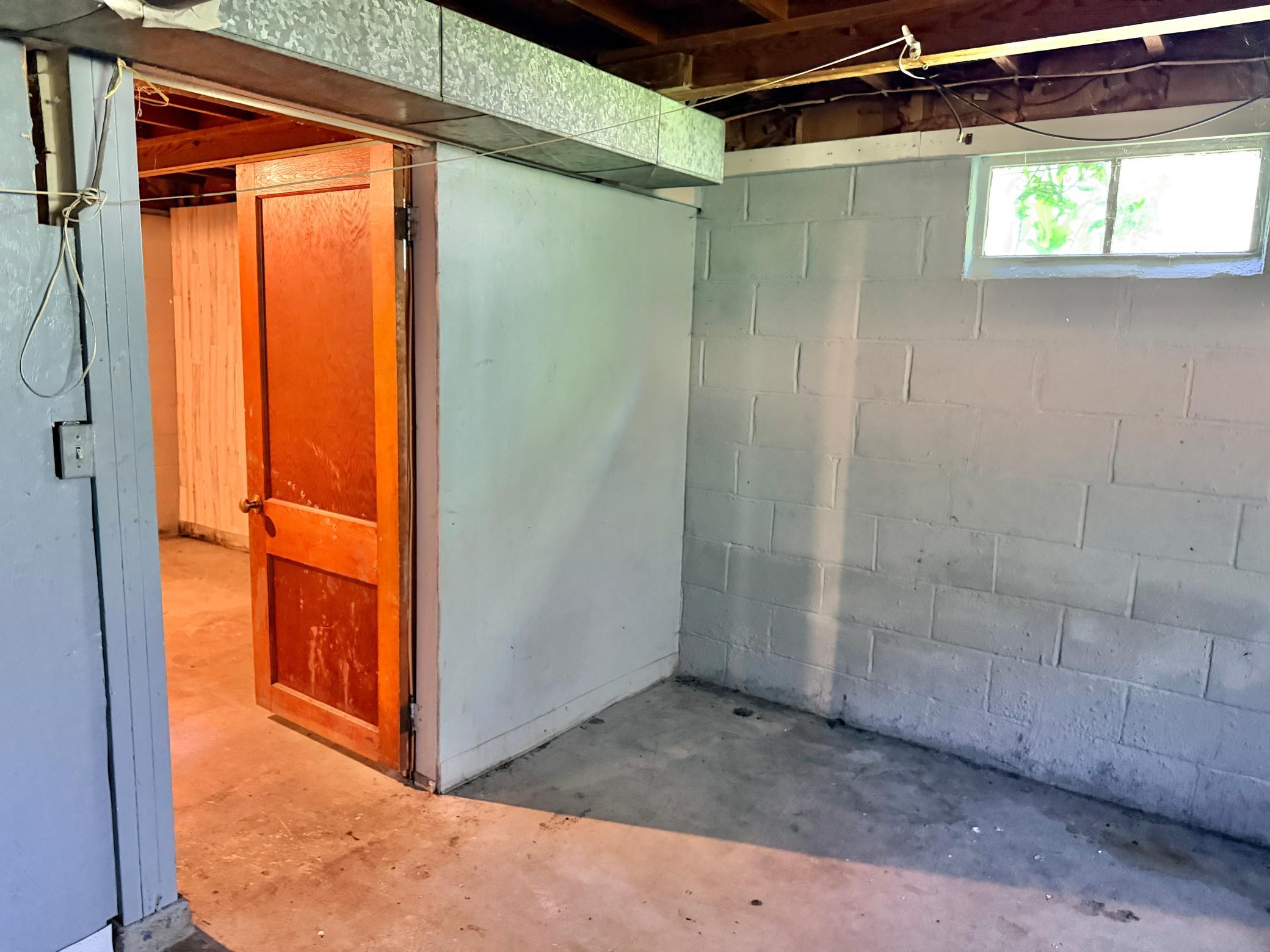 1205 James Avenue Property Photo 28