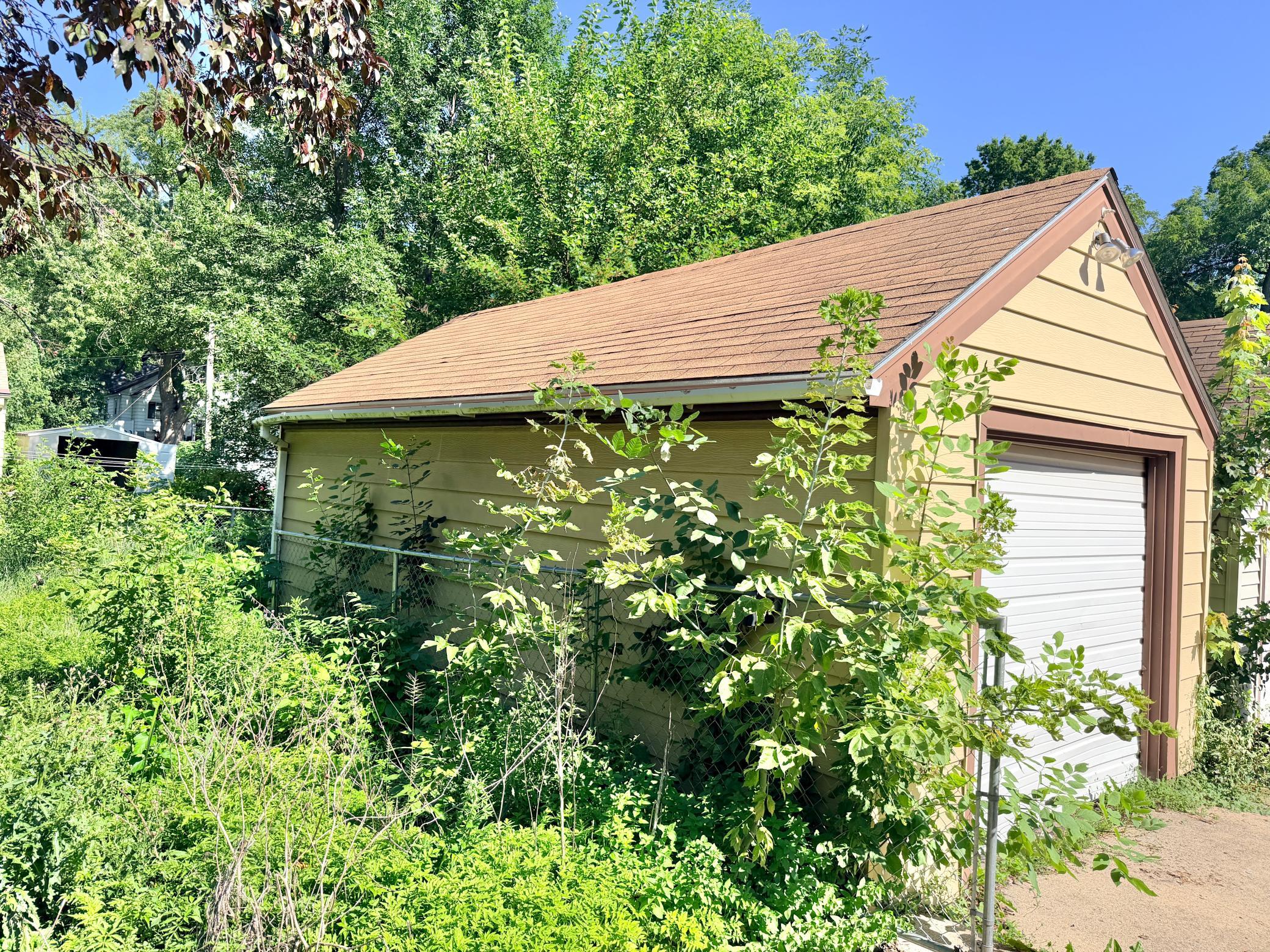 1205 James Avenue Property Photo 46