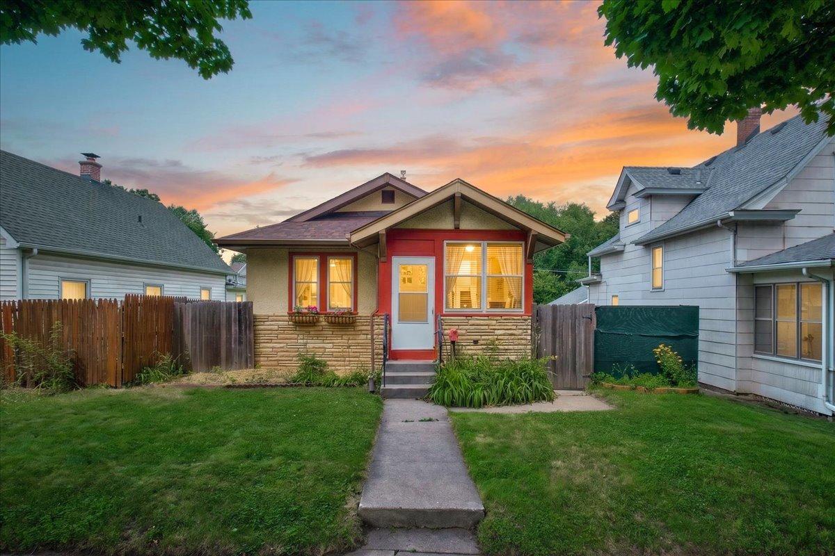 1217 6th Street E Property Photo 1