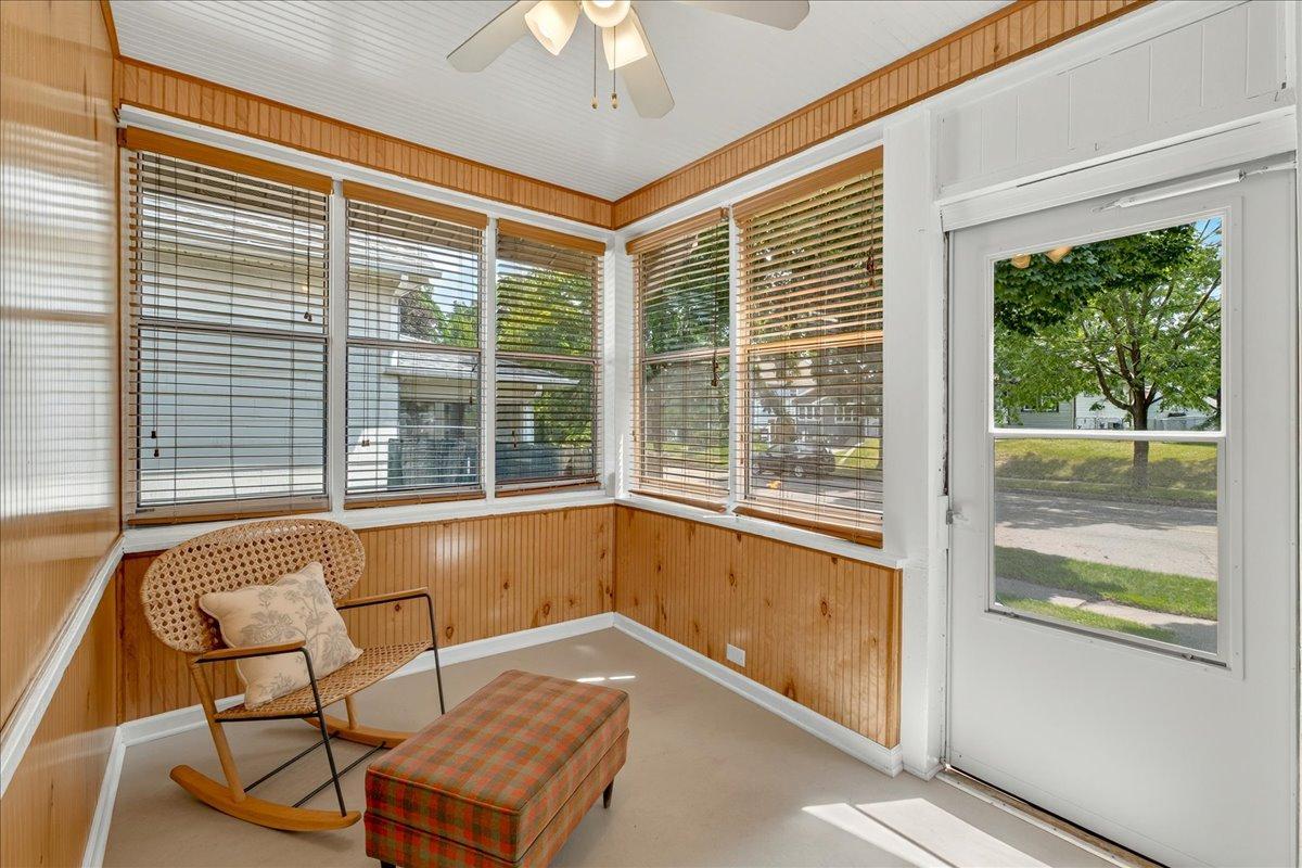 1217 6th Street E Property Photo 2