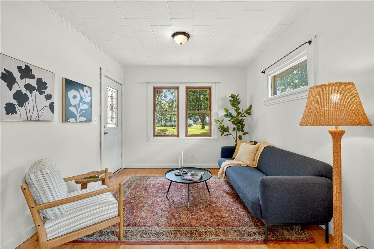 1217 6th Street E Property Photo 4