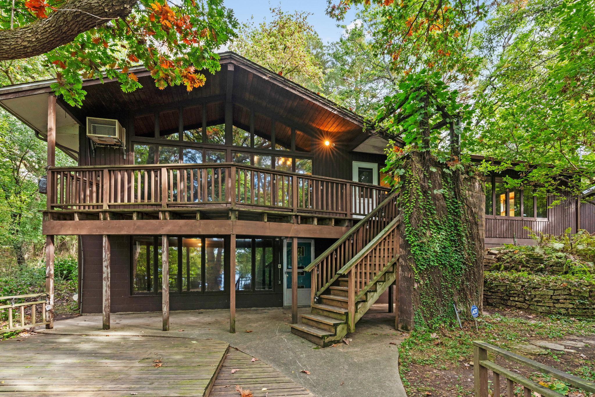 8274 Hidden Bay Trail N Property Photo 1
