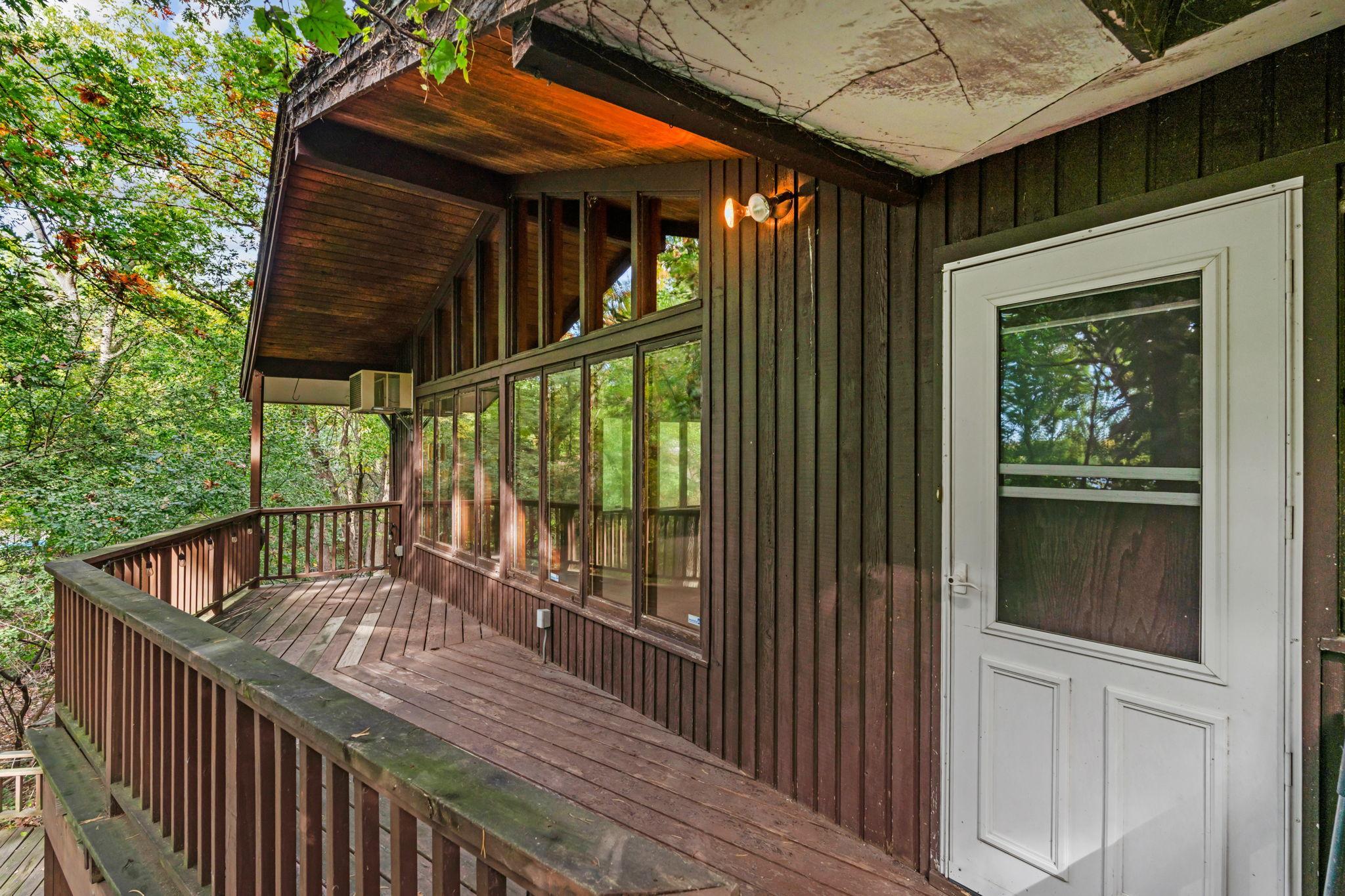 8274 Hidden Bay Trail N Property Photo 7
