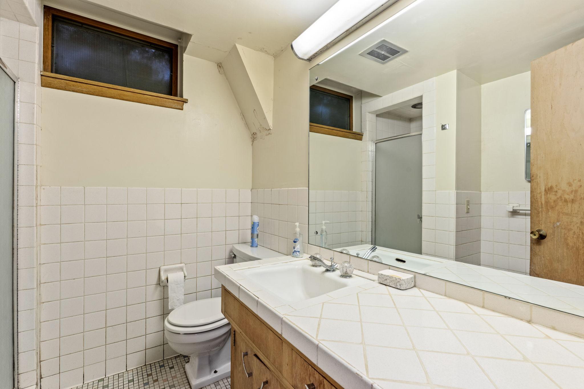 8274 Hidden Bay Trail N Property Photo 21